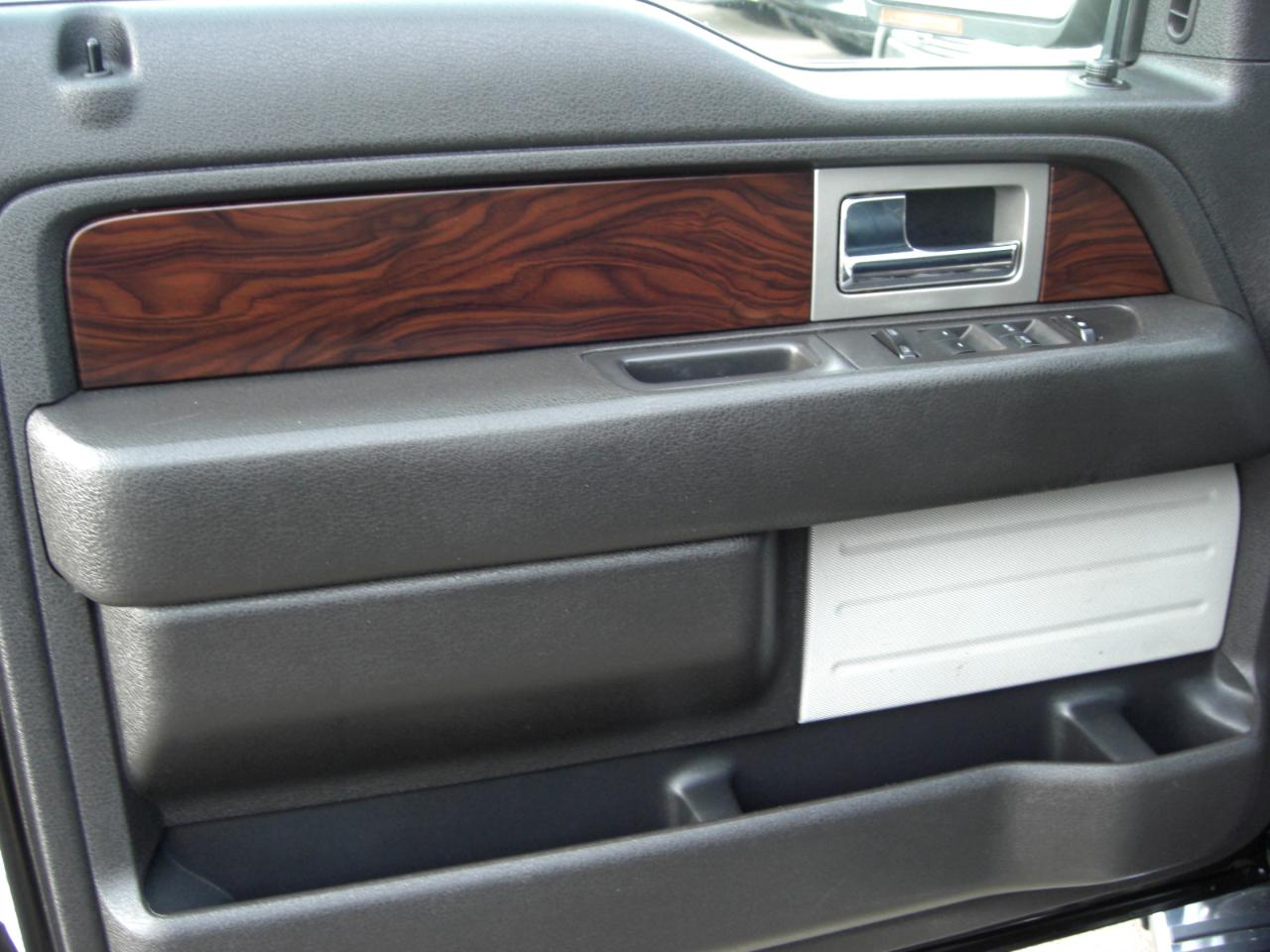 Ford F-150 2WD SuperCrew 145" Lariat 2012