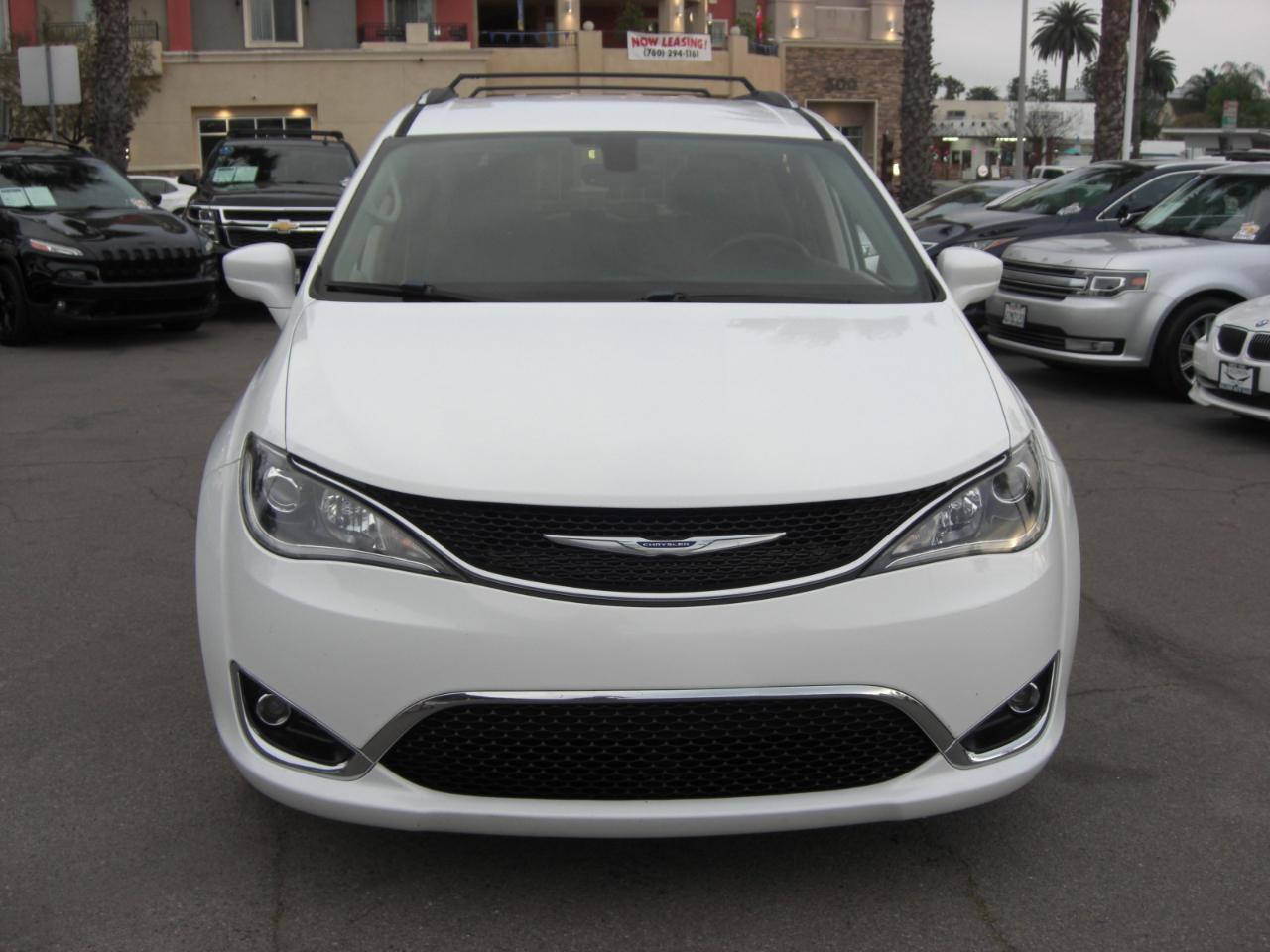 Chrysler Pacifica Touring L FWD 2019