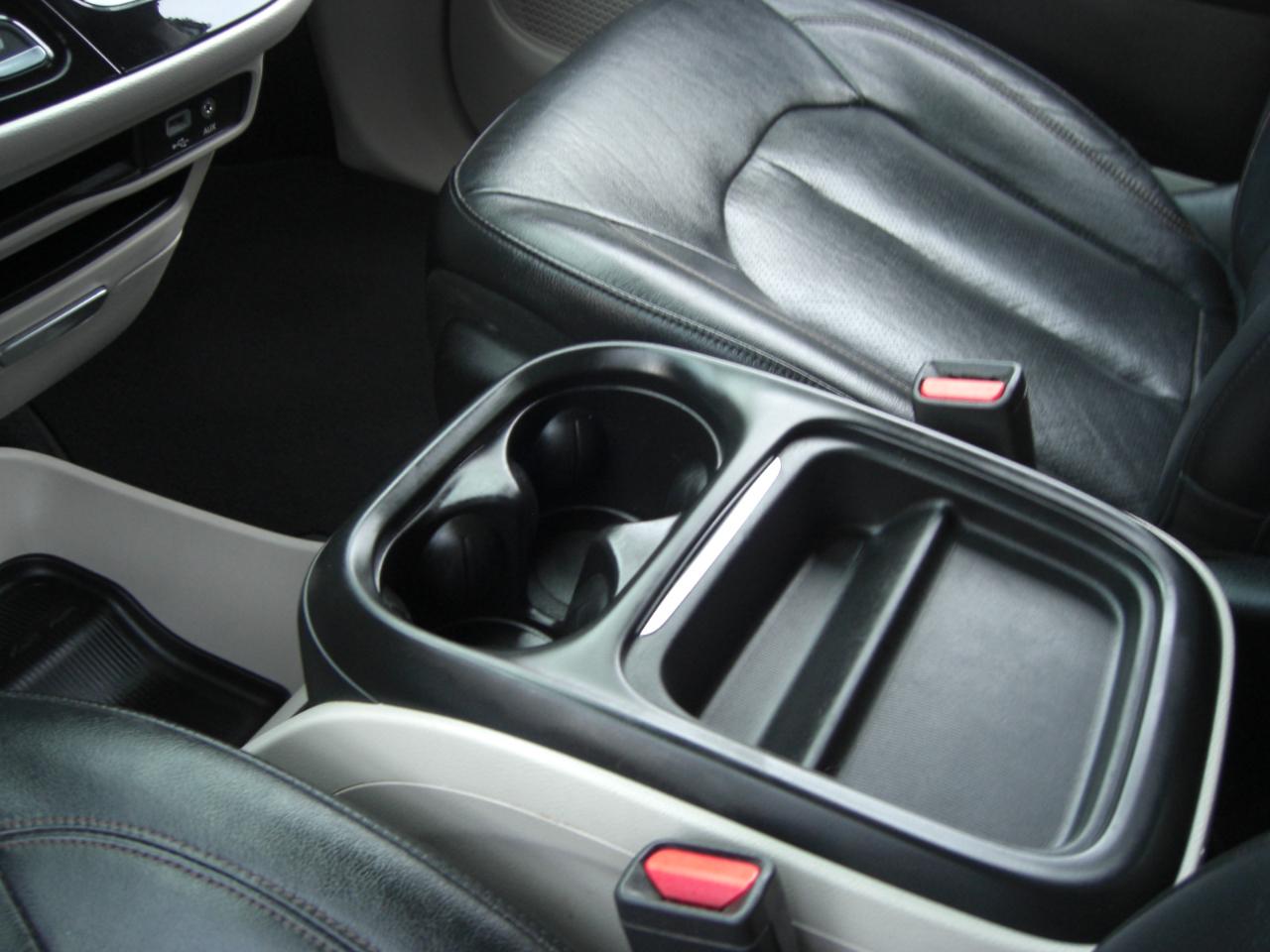 Chrysler Pacifica Touring L FWD 2019