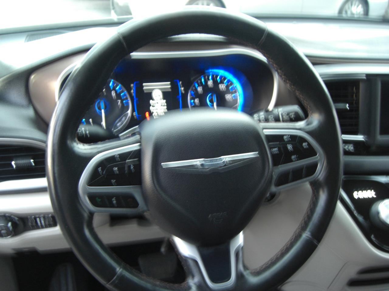 Chrysler Pacifica Touring L FWD 2019