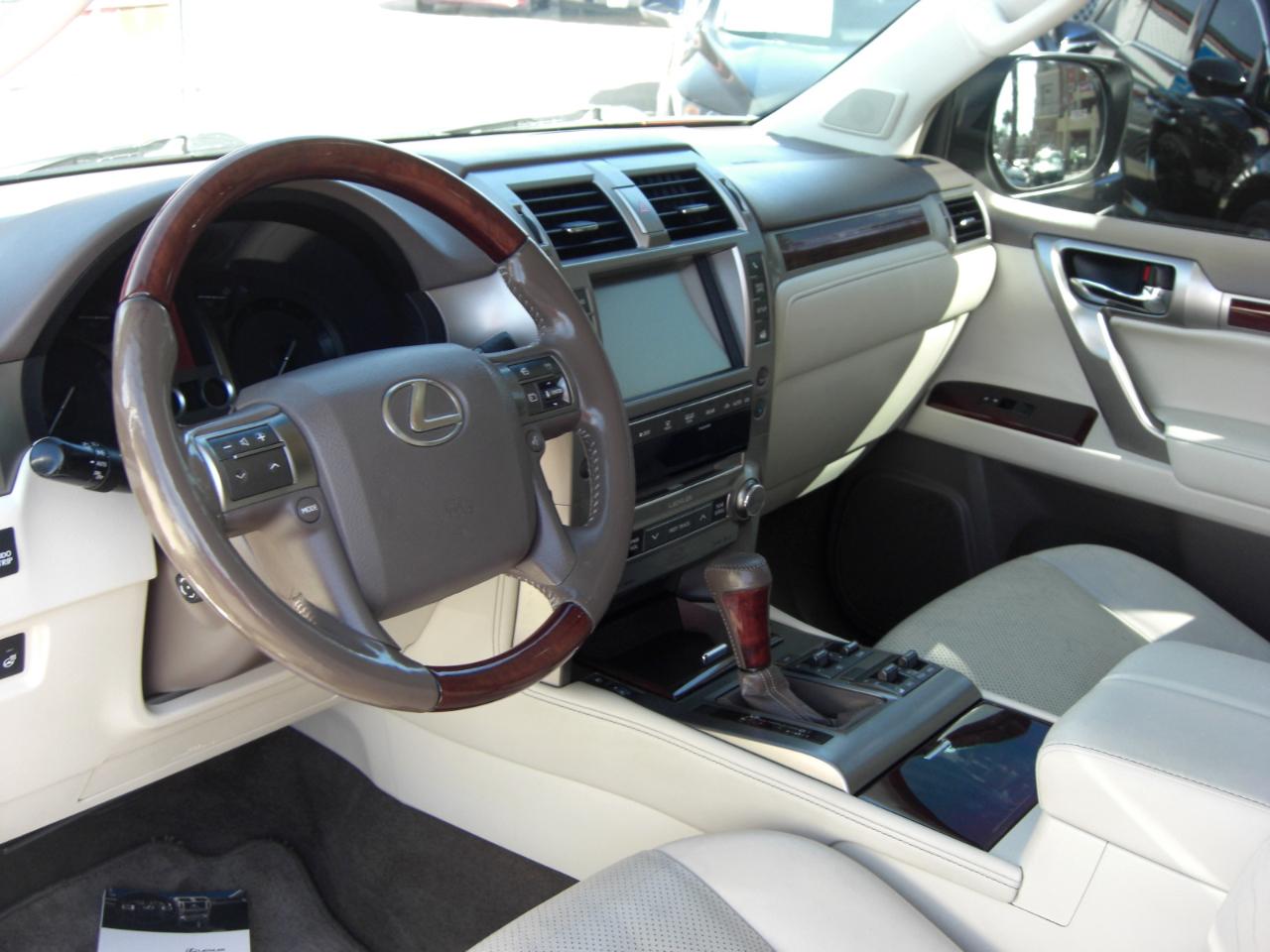 Lexus GX 460 4WD 4dr Luxury 2015