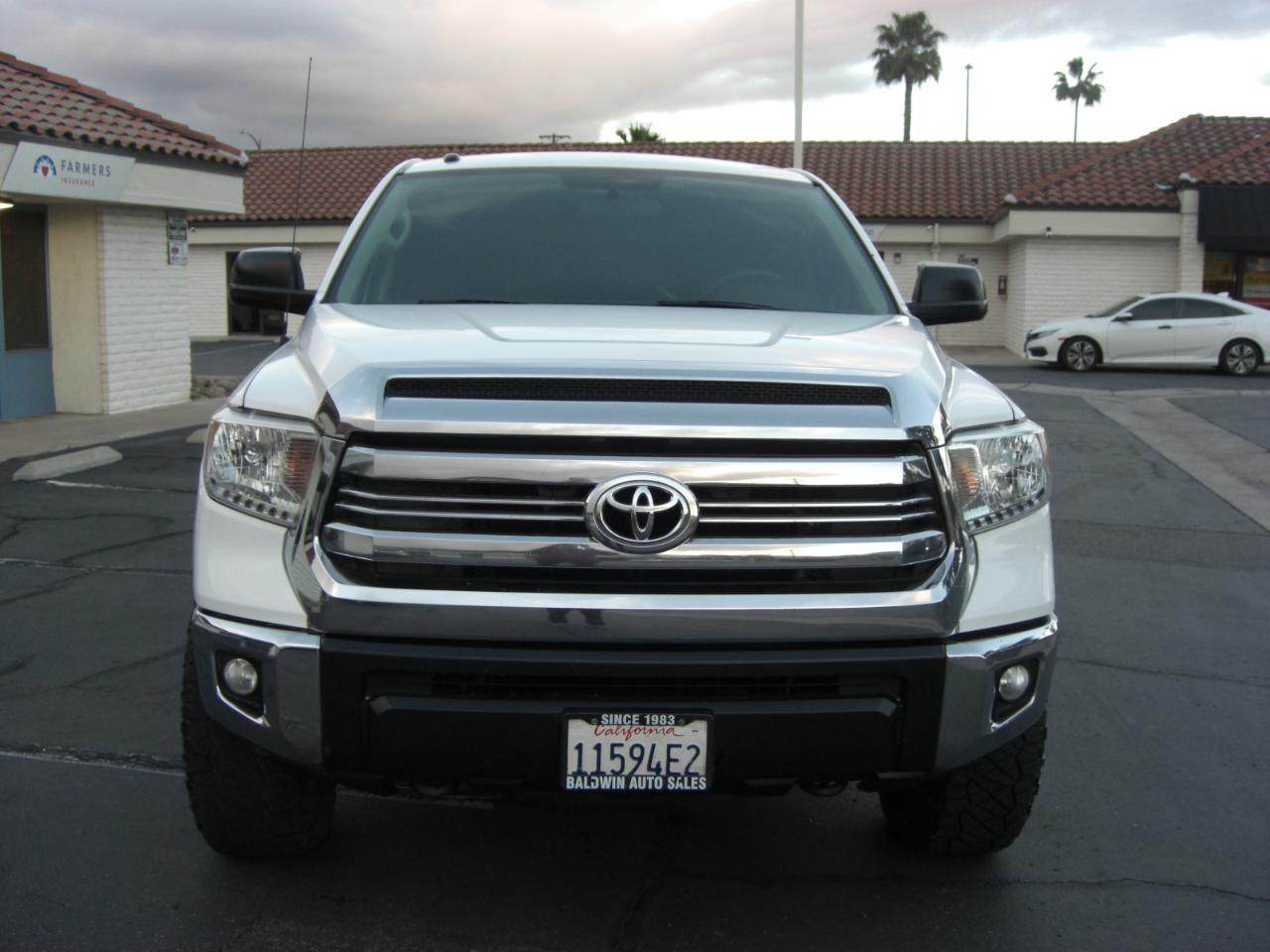 Toyota Tundra 4WD SR5 CrewMax 5.5' Bed 4.6L (Natl) 2017