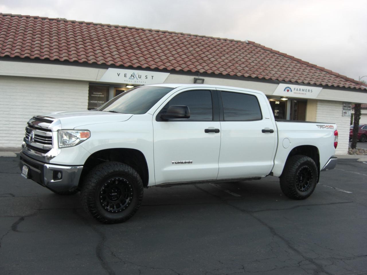 Toyota Tundra 4WD SR5 CrewMax 5.5' Bed 4.6L (Natl) 2017