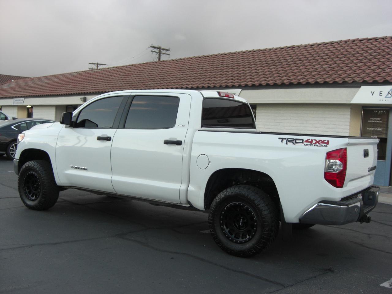 Toyota Tundra 4WD SR5 CrewMax 5.5' Bed 4.6L (Natl) 2017