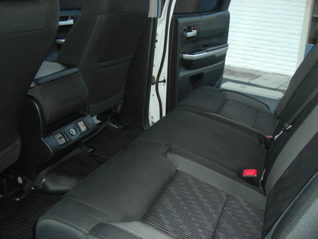 Toyota Tundra 4WD SR5 CrewMax 5.5' Bed 4.6L (Natl) 2017