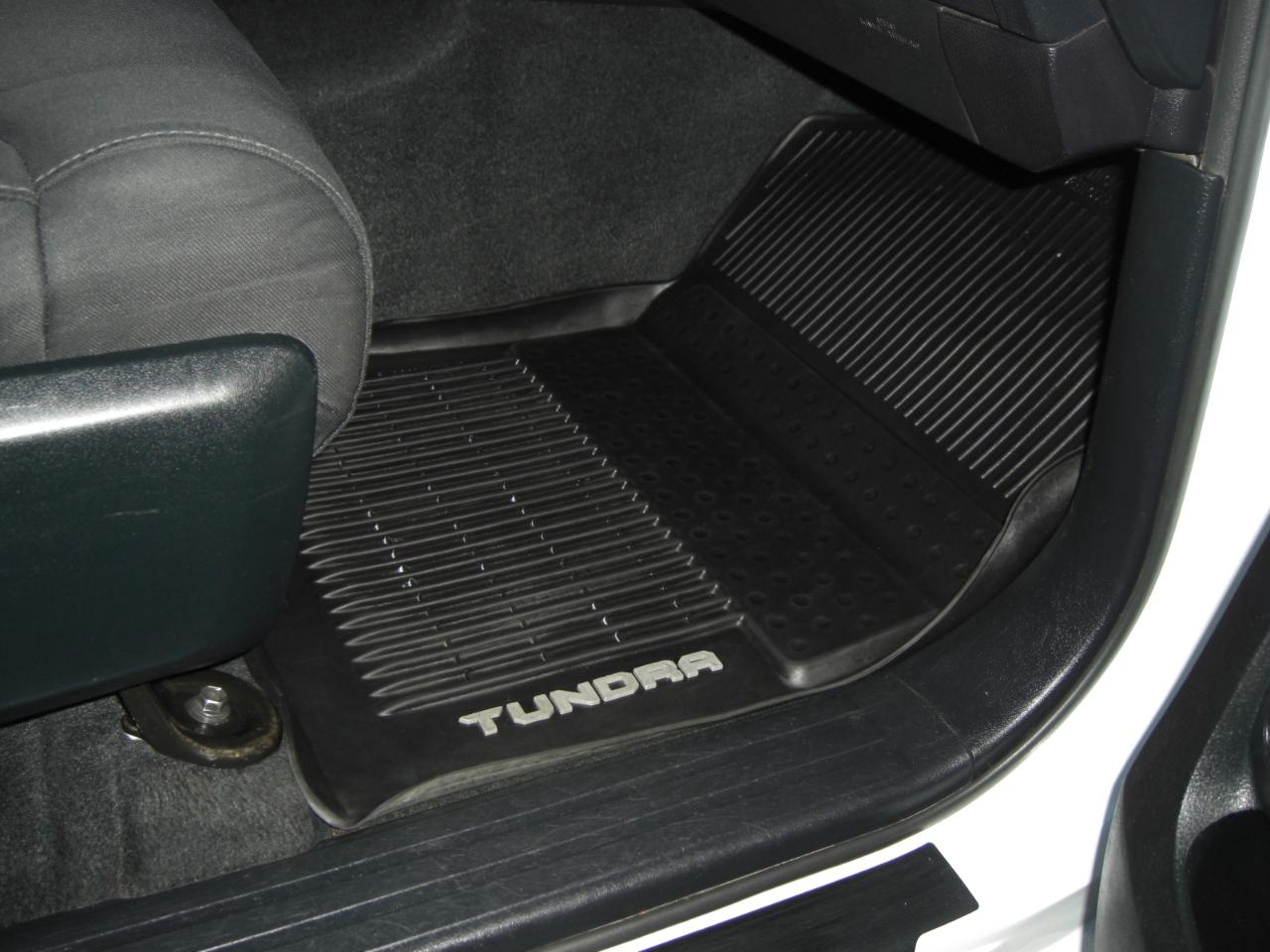 Toyota Tundra 4WD SR5 CrewMax 5.5' Bed 4.6L (Natl) 2017