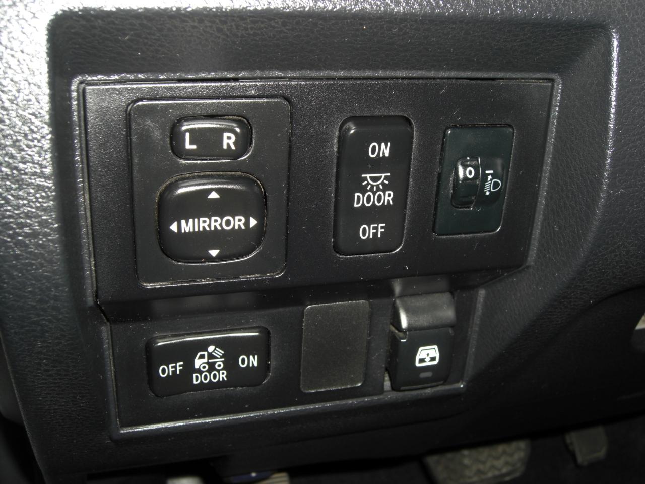 Toyota Tundra 4WD SR5 CrewMax 5.5' Bed 4.6L (Natl) 2017