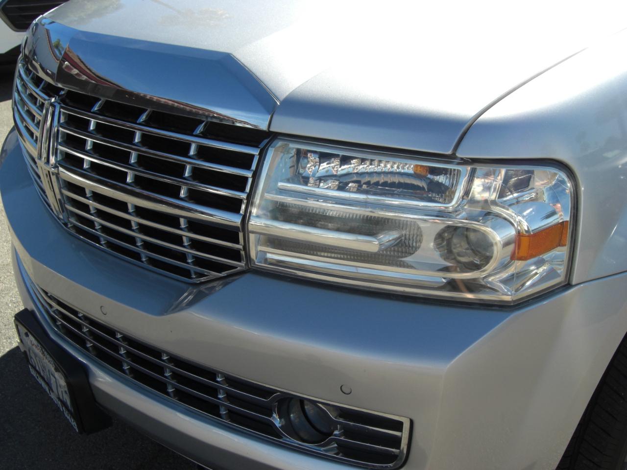 Lincoln Navigator L 4WD 4dr 2012