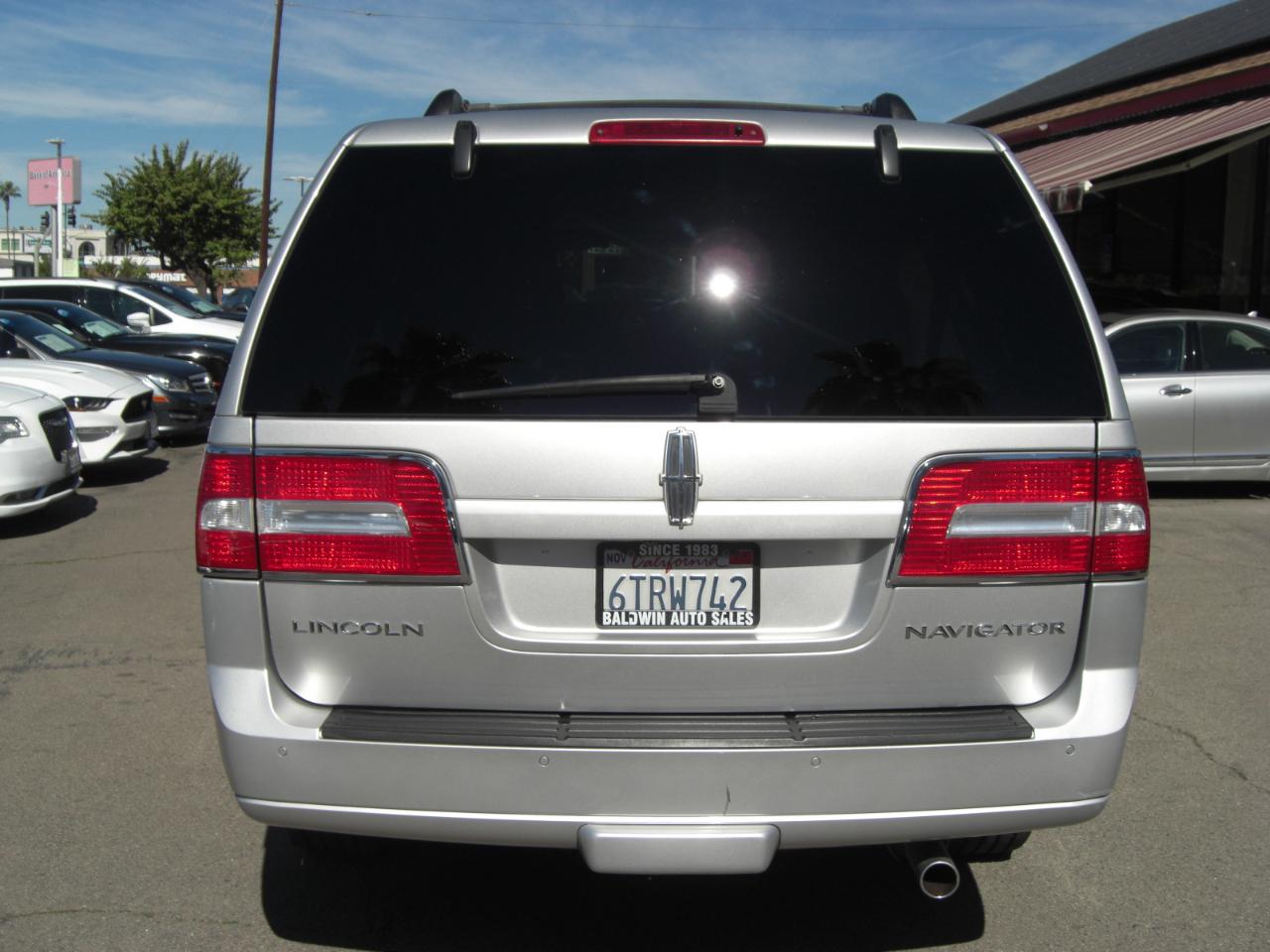 Lincoln Navigator L 4WD 4dr 2012