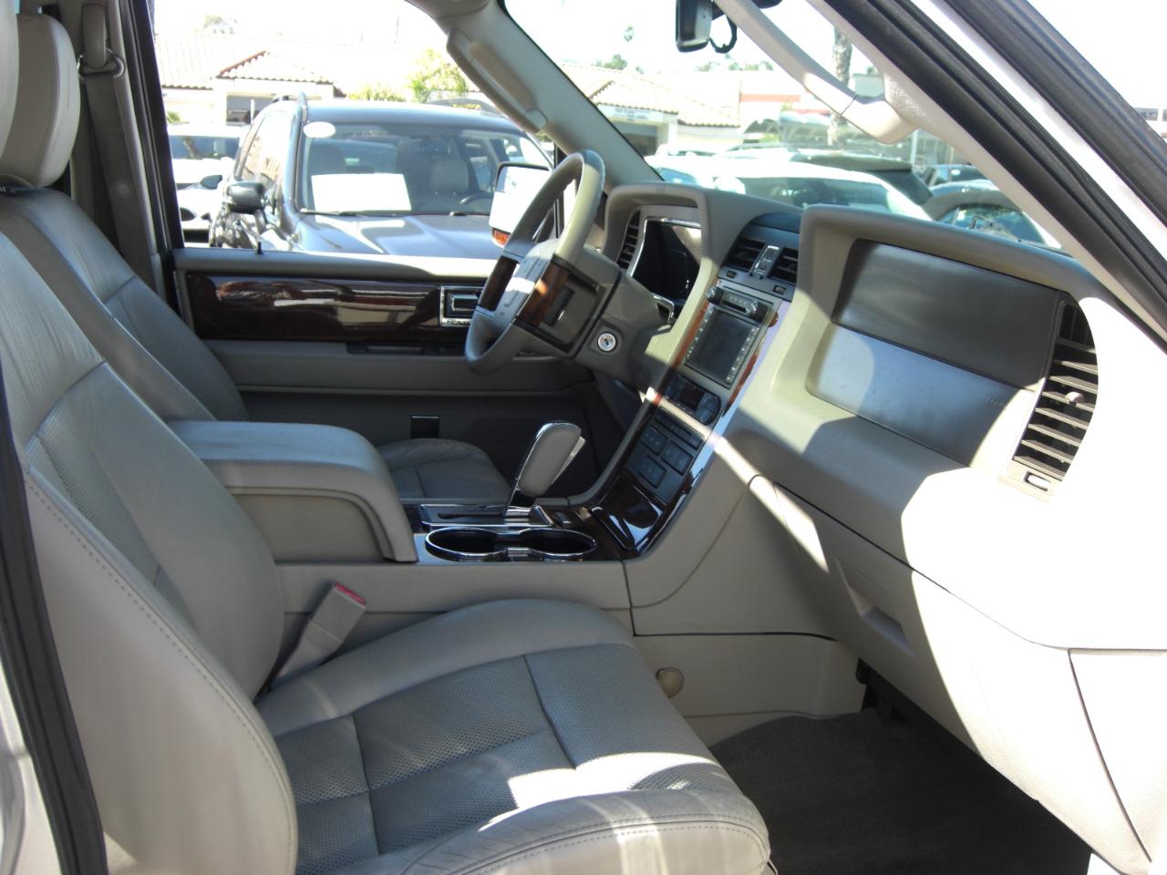 Lincoln Navigator L 4WD 4dr 2012