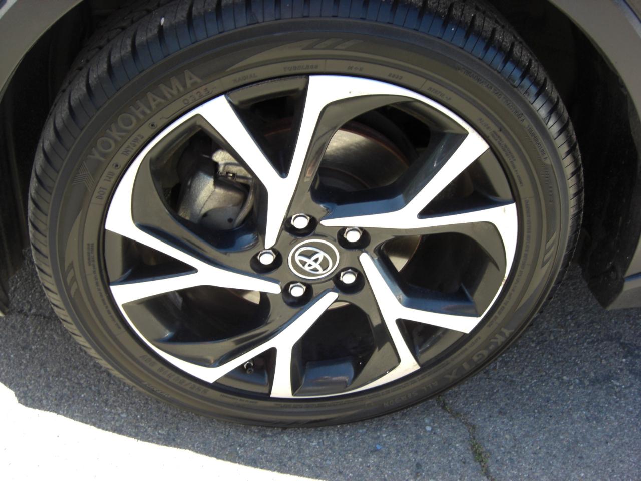 Toyota C-HR XLE FWD (Natl) 2018