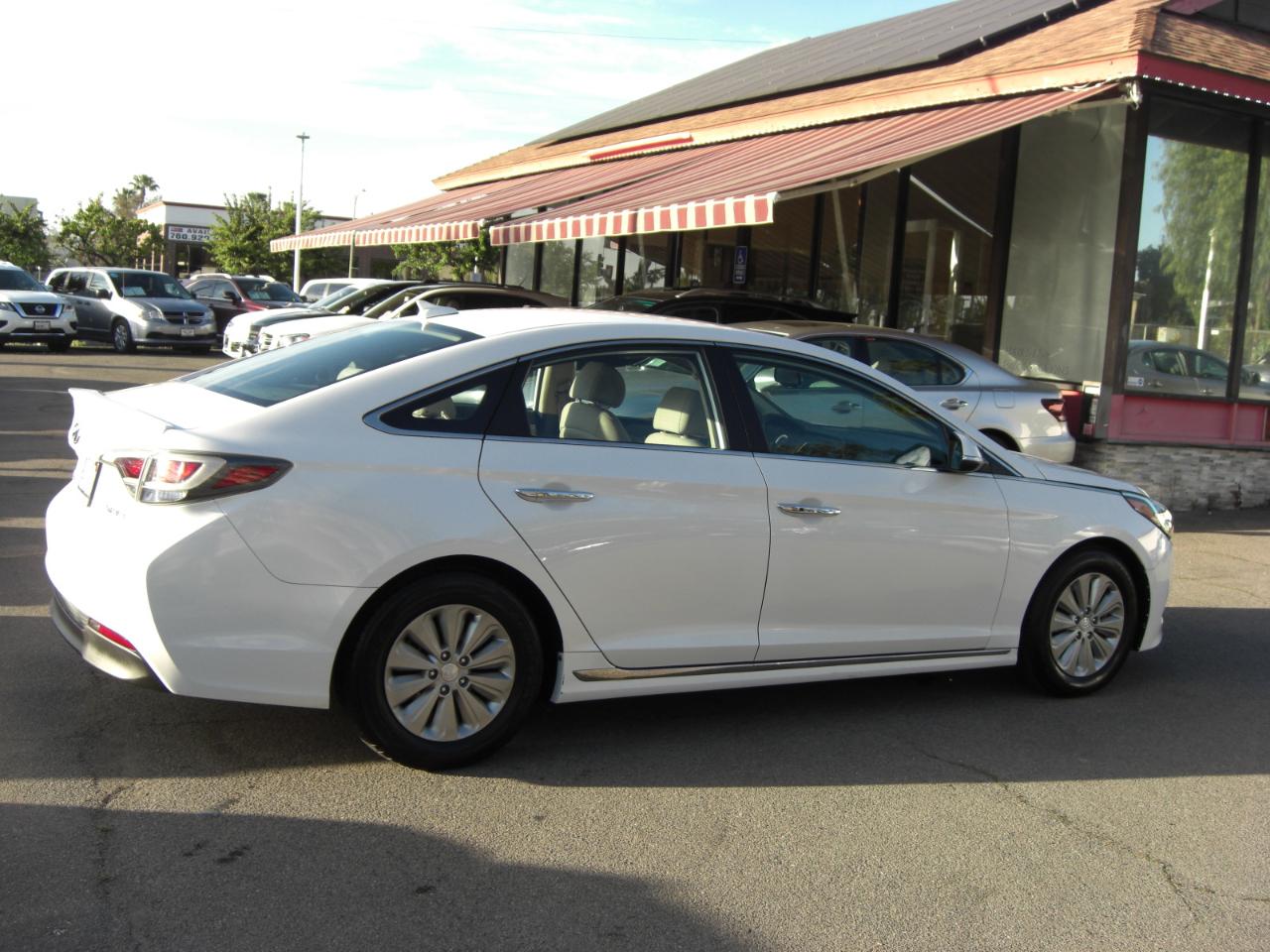 Hyundai Sonata Hybrid 4dr Sdn SE 2016