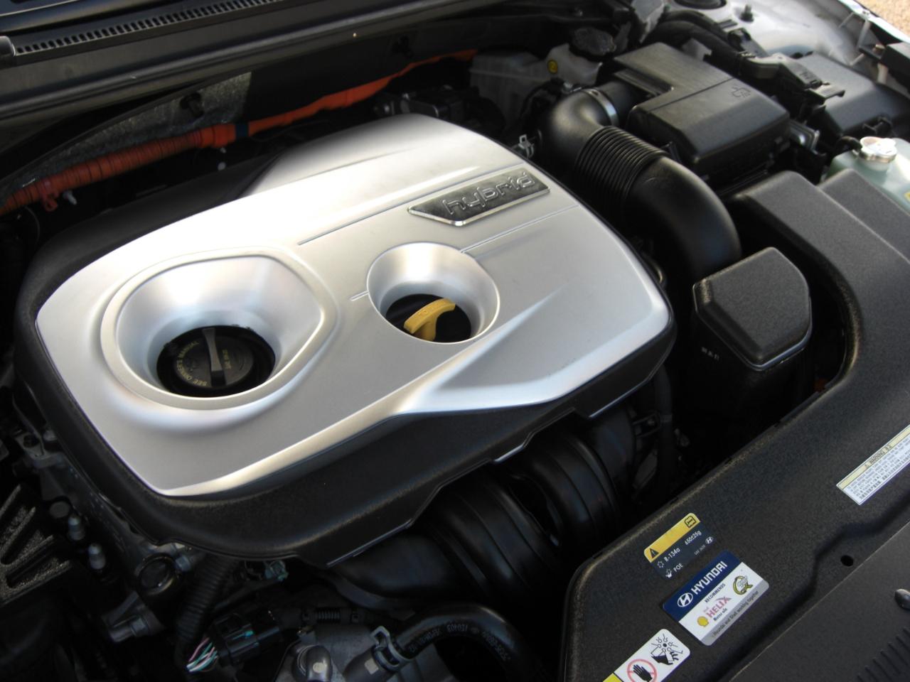 Hyundai Sonata Hybrid 4dr Sdn SE 2016