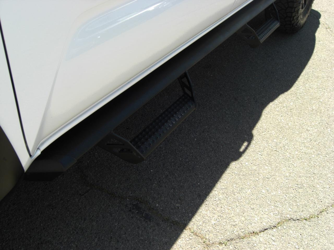 Toyota Tacoma 2WD SR5 Double Cab 5' Bed V6 AT (Natl) 2022