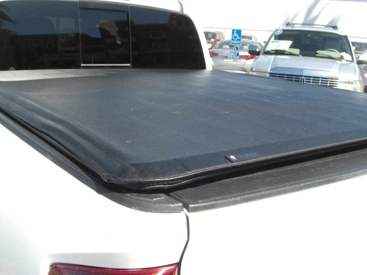 Toyota Tacoma 2WD SR5 Double Cab 5' Bed V6 AT (Natl) 2022