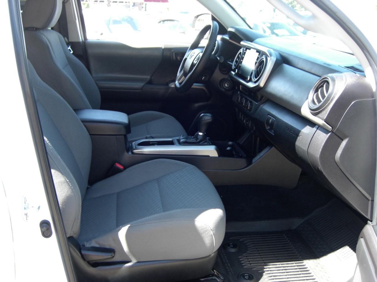 Toyota Tacoma 2WD SR5 Double Cab 5' Bed V6 AT (Natl) 2022