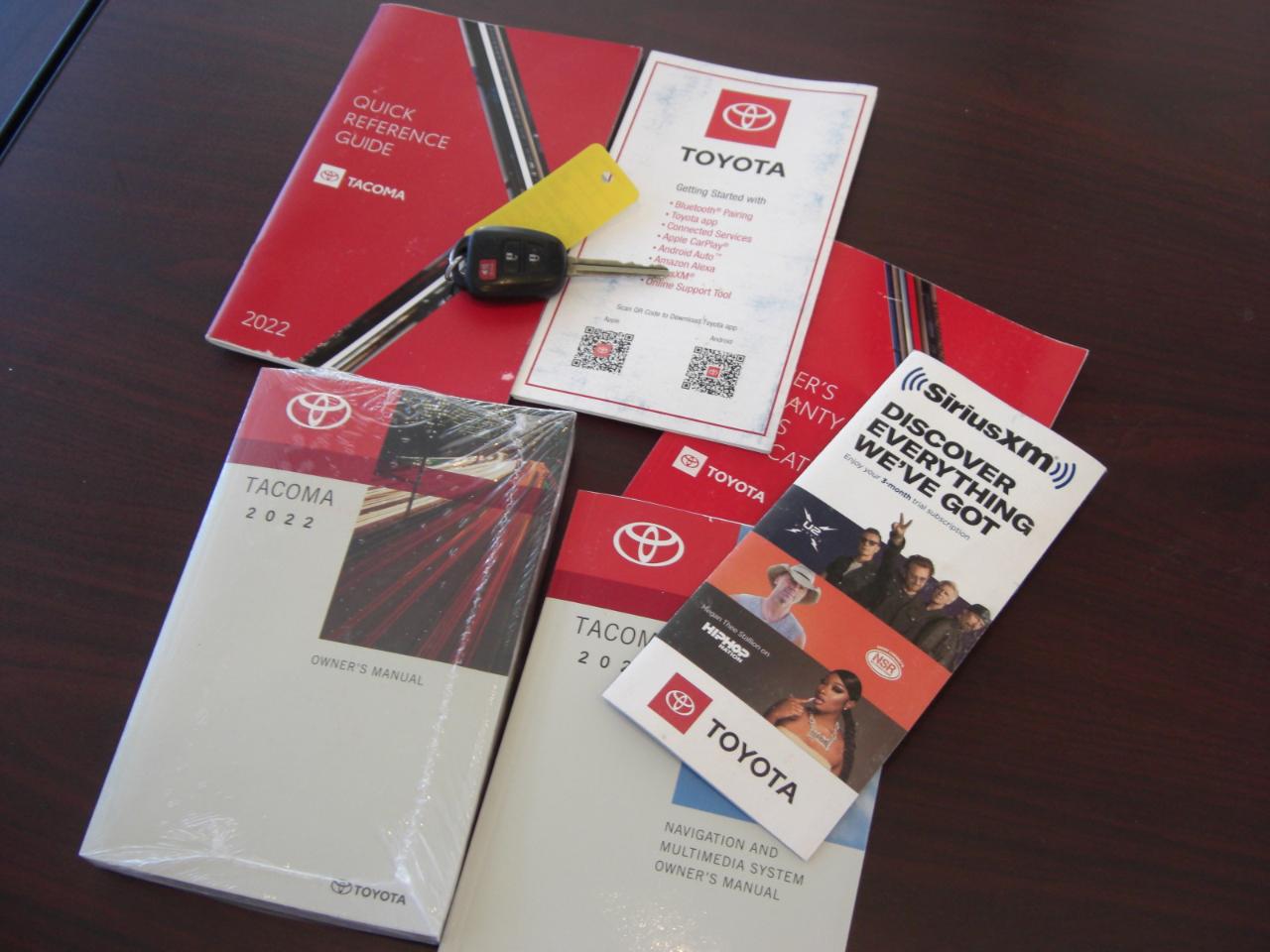Toyota Tacoma 2WD SR5 Double Cab 5' Bed V6 AT (Natl) 2022