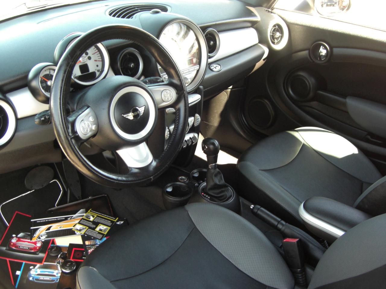 MINI Cooper Convertible 2dr 2010