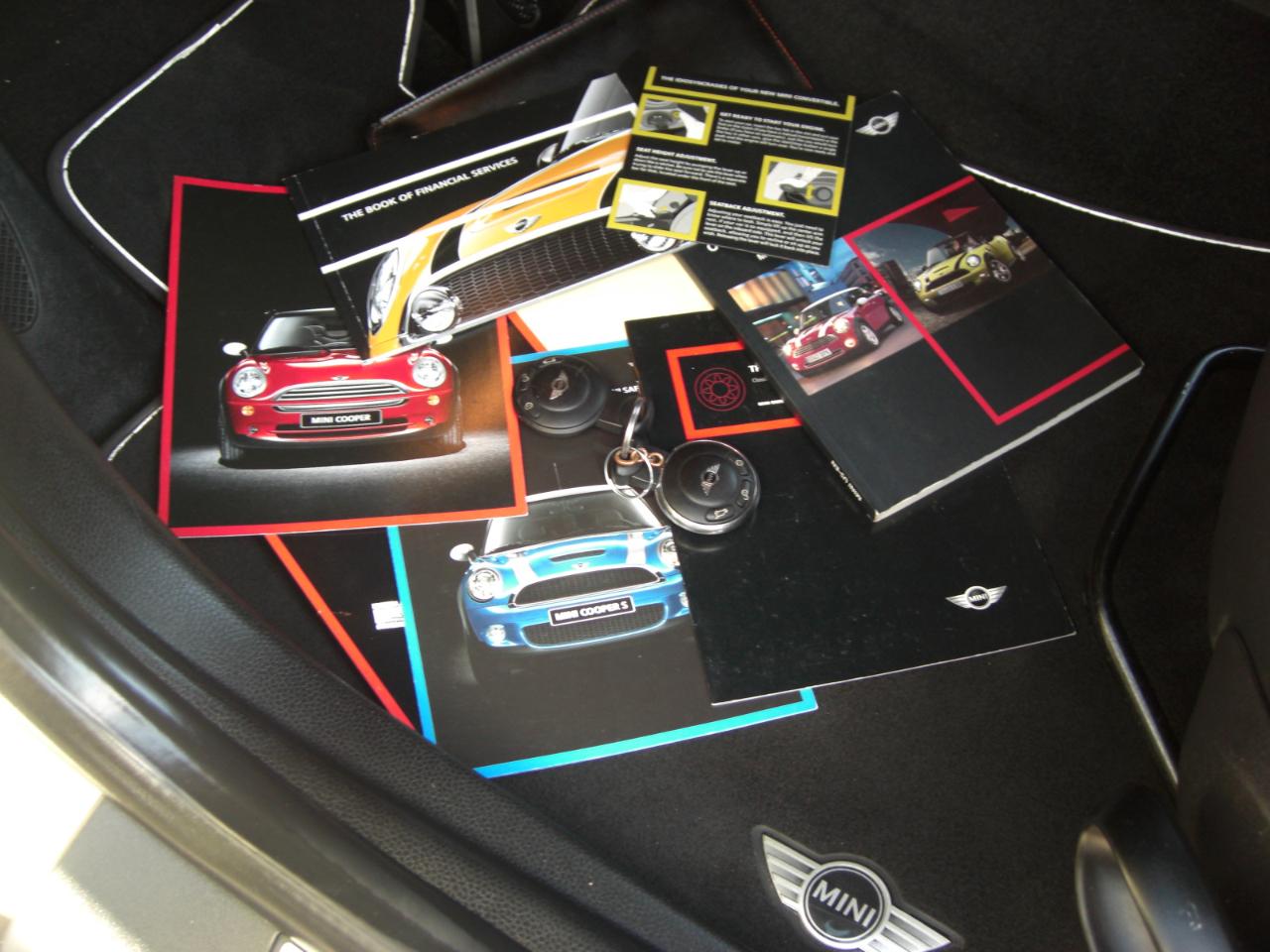 MINI Cooper Convertible 2dr 2010