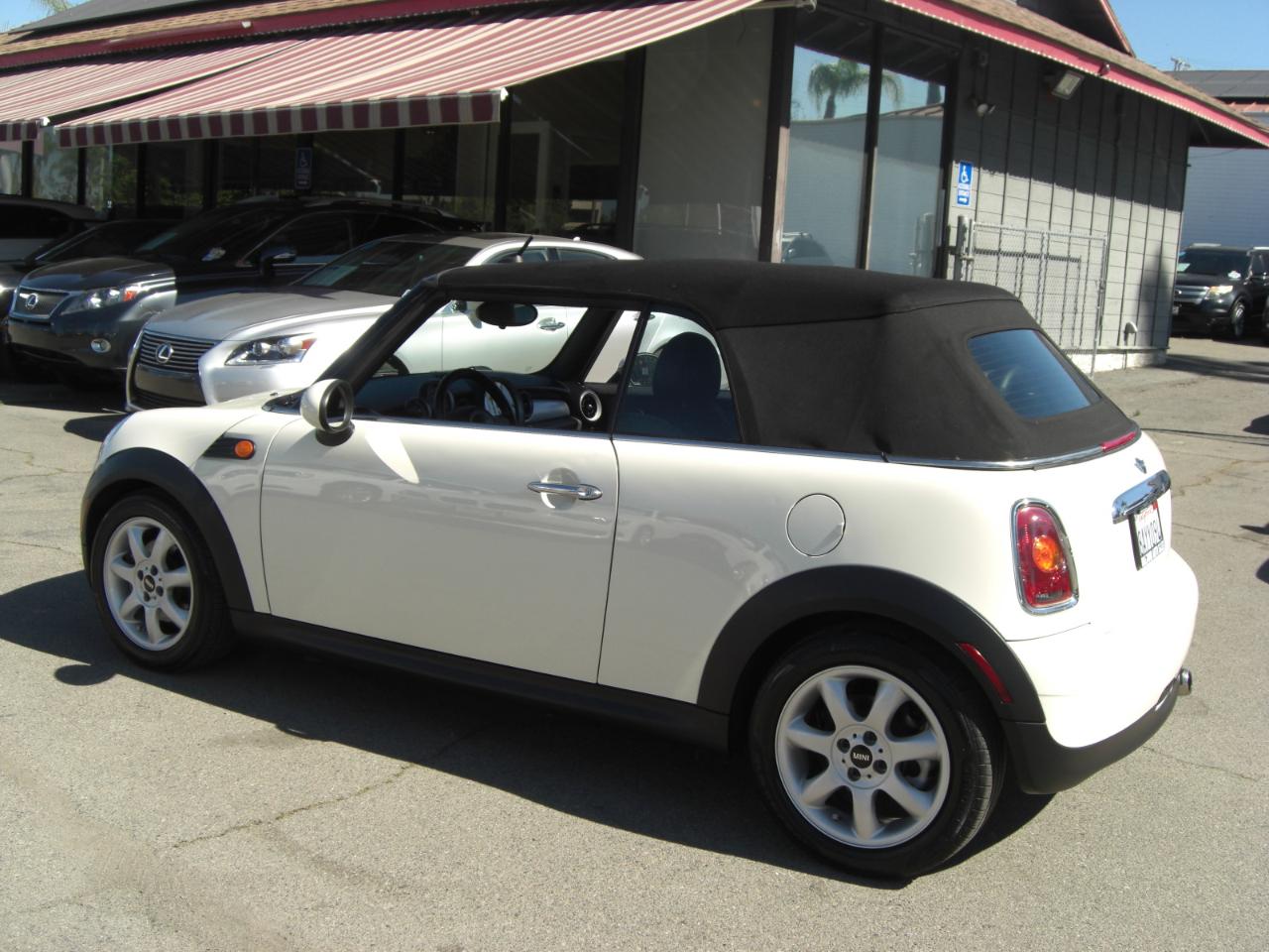 MINI Cooper Convertible 2dr 2010