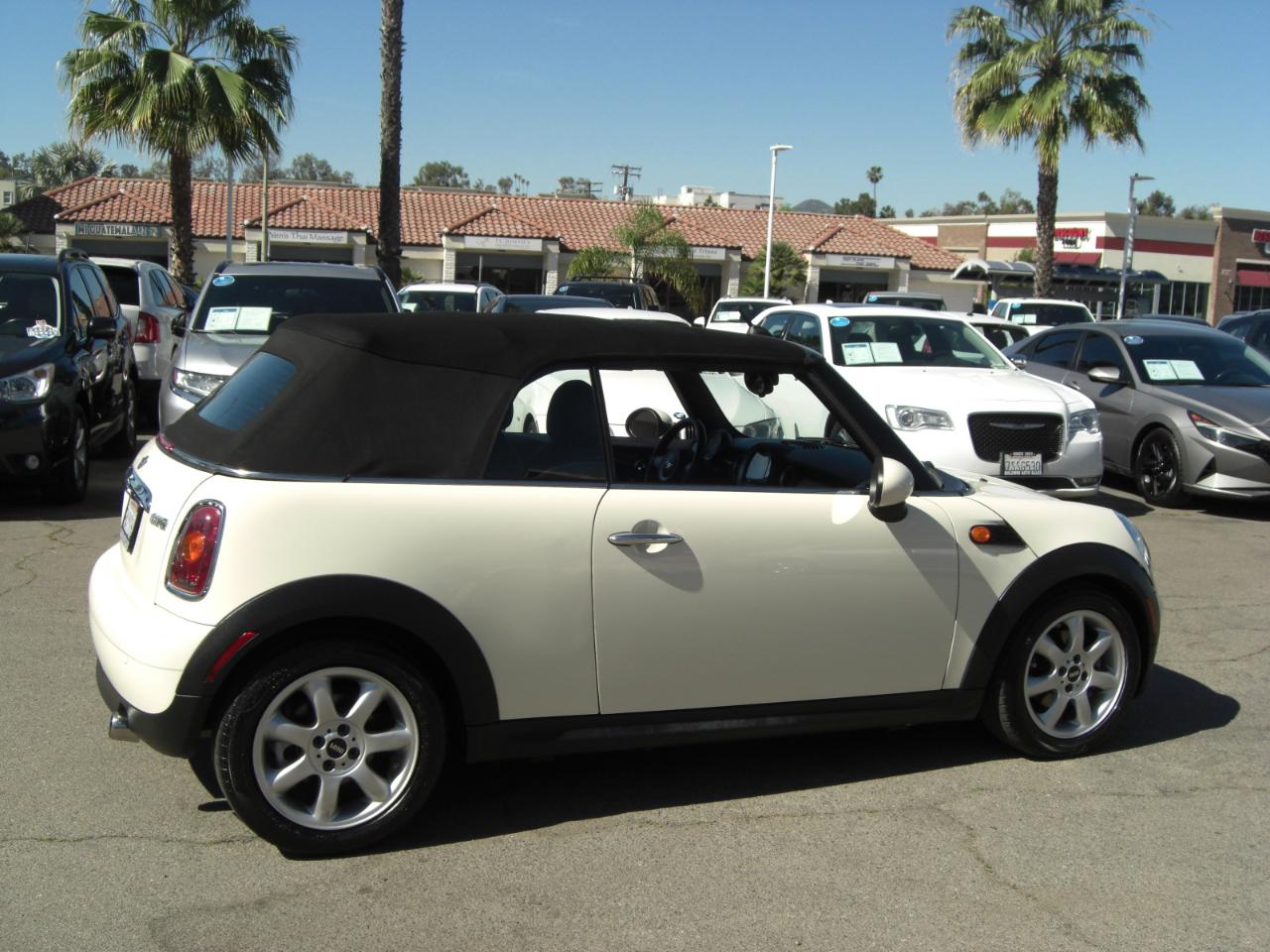 MINI Cooper Convertible 2dr 2010