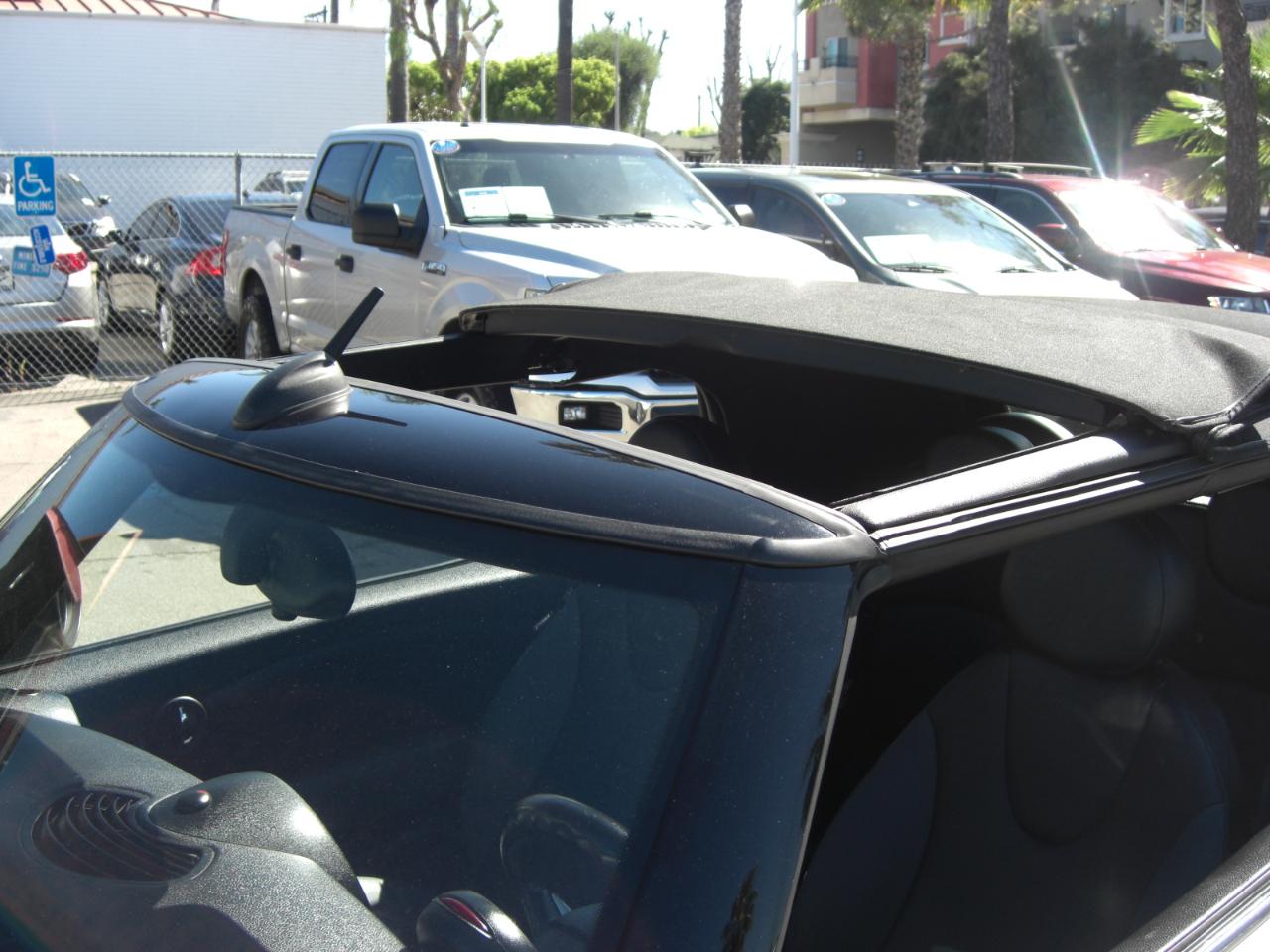 MINI Cooper Convertible 2dr 2010