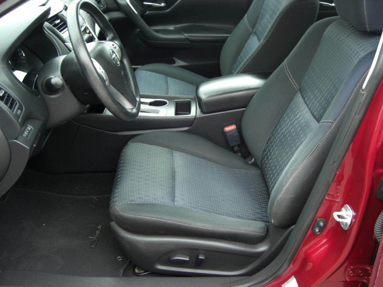 Nissan Altima 4dr Sdn I4 2.5 S 2016