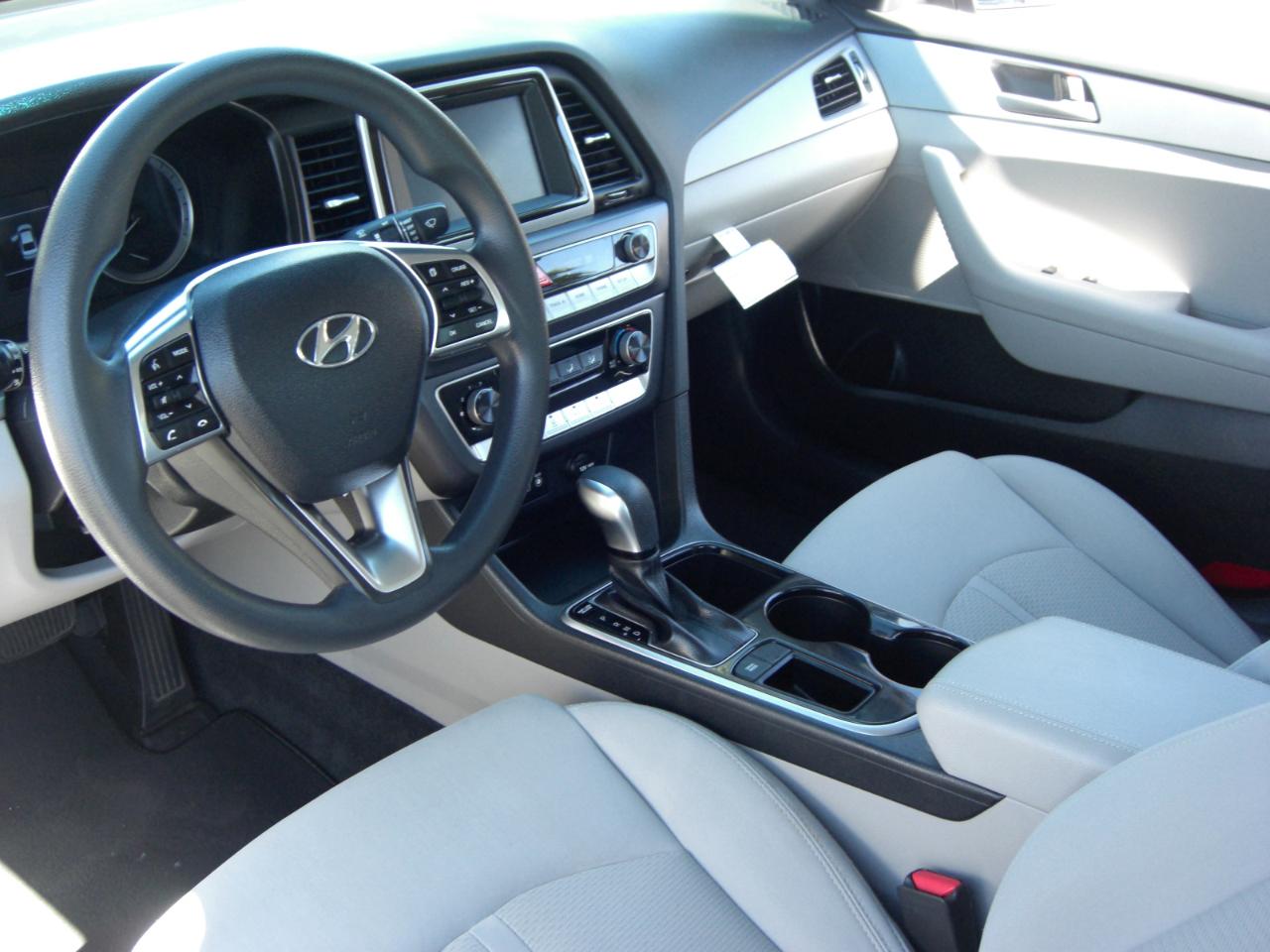Hyundai Sonata SE 2.4L 2018