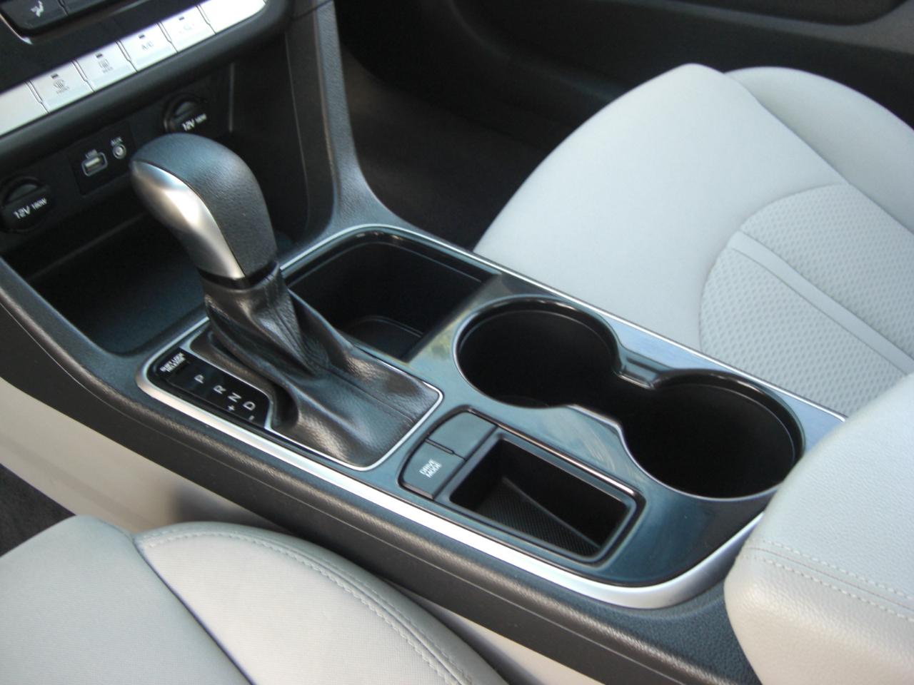 Hyundai Sonata SE 2.4L 2018