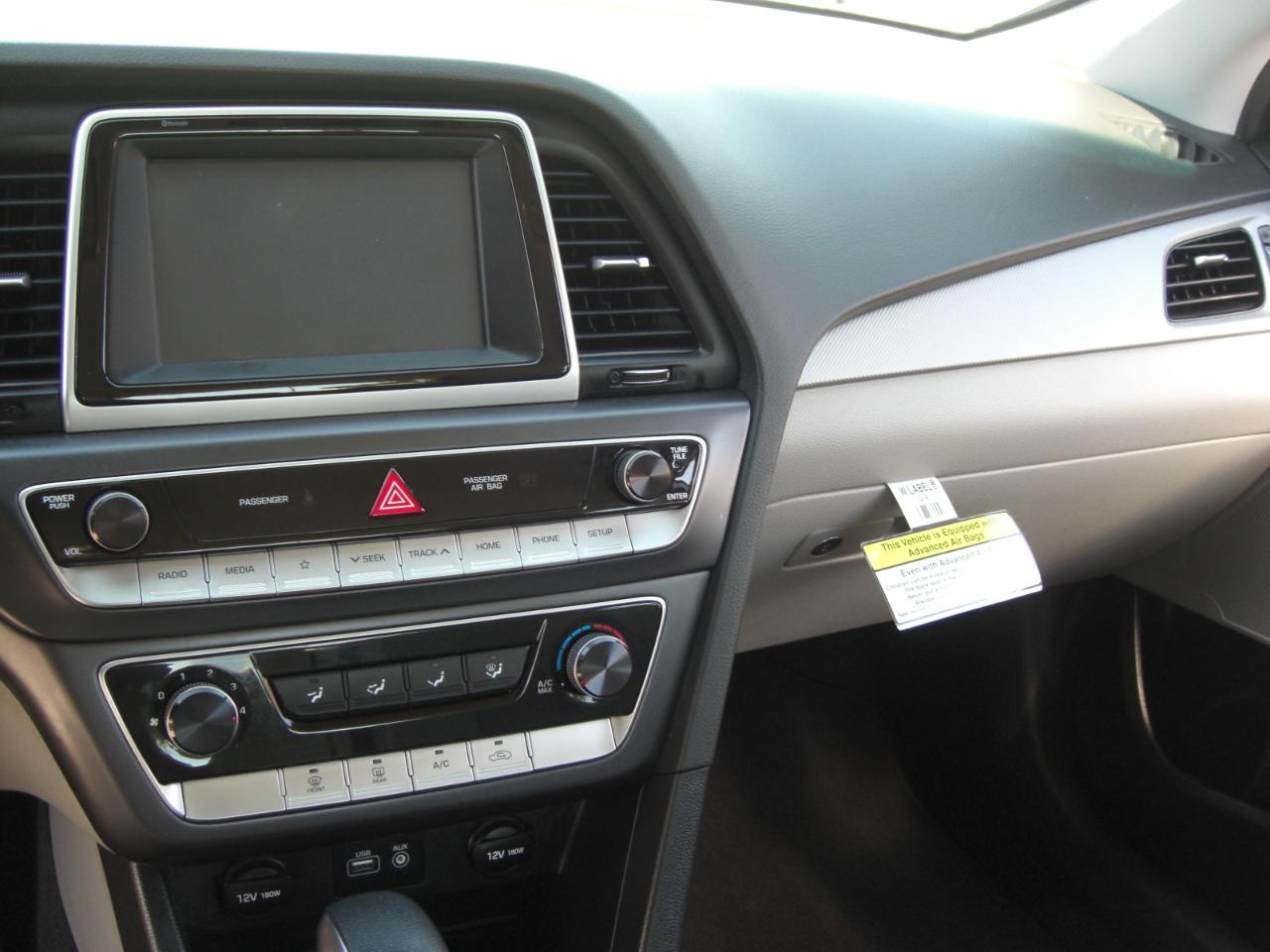 Hyundai Sonata SE 2.4L 2018