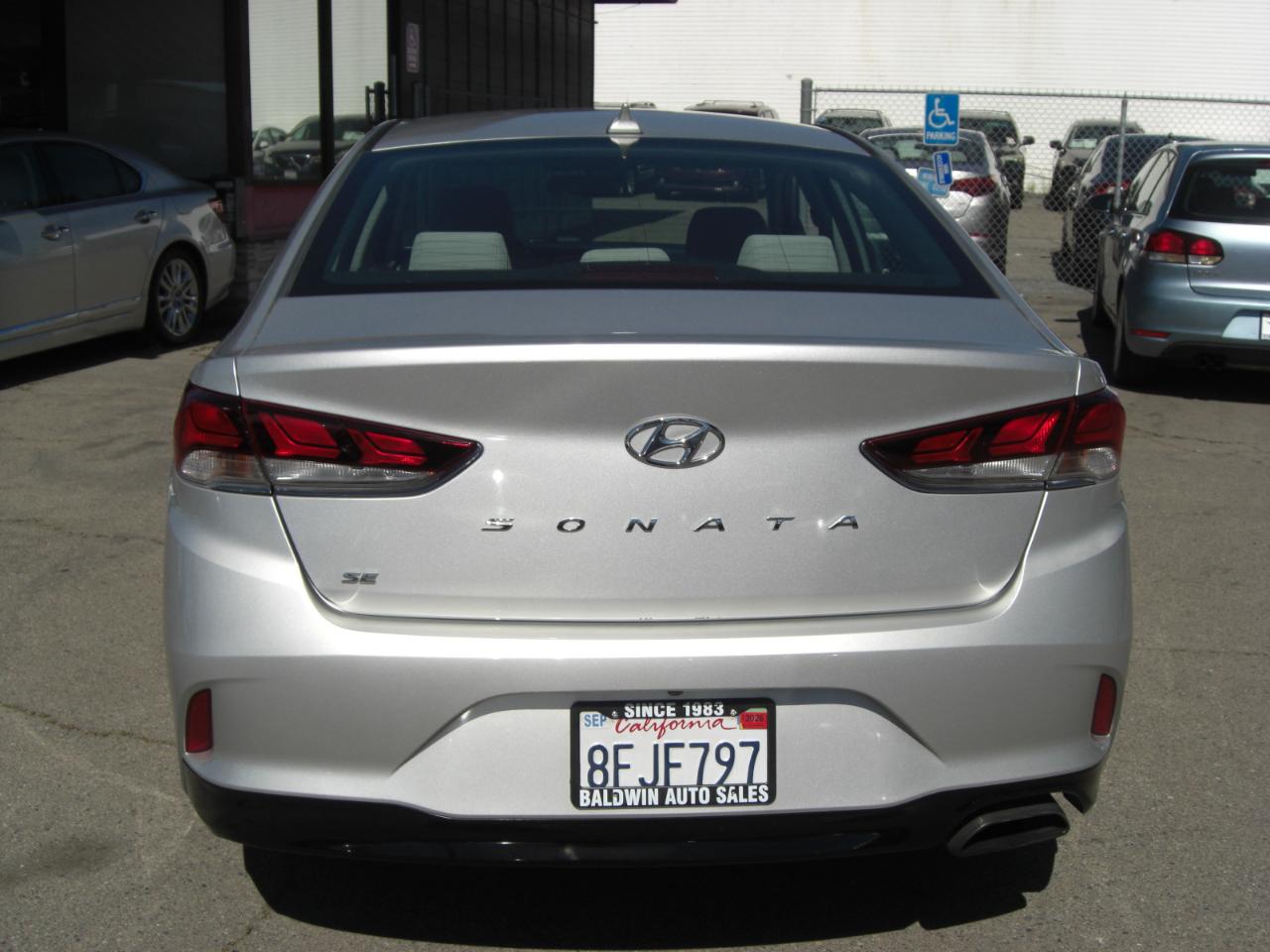 Hyundai Sonata SE 2.4L 2018