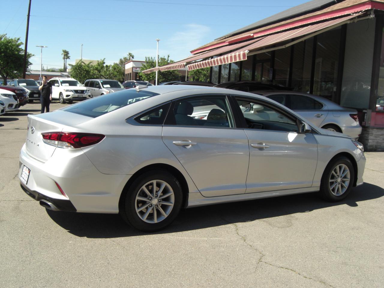 Hyundai Sonata SE 2.4L 2018