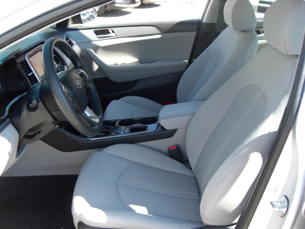 Hyundai Sonata SE 2.4L 2018