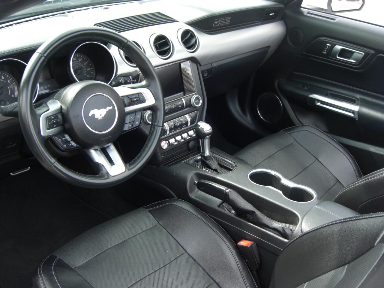 Ford Mustang EcoBoost Convertible 2020