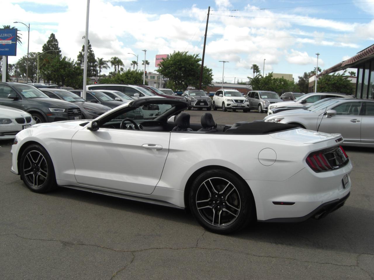 Ford Mustang EcoBoost Convertible 2020