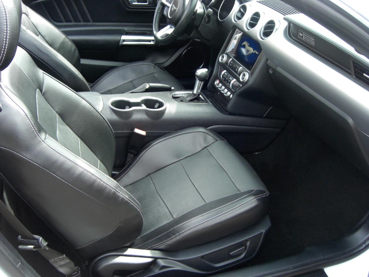 Ford Mustang EcoBoost Convertible 2020