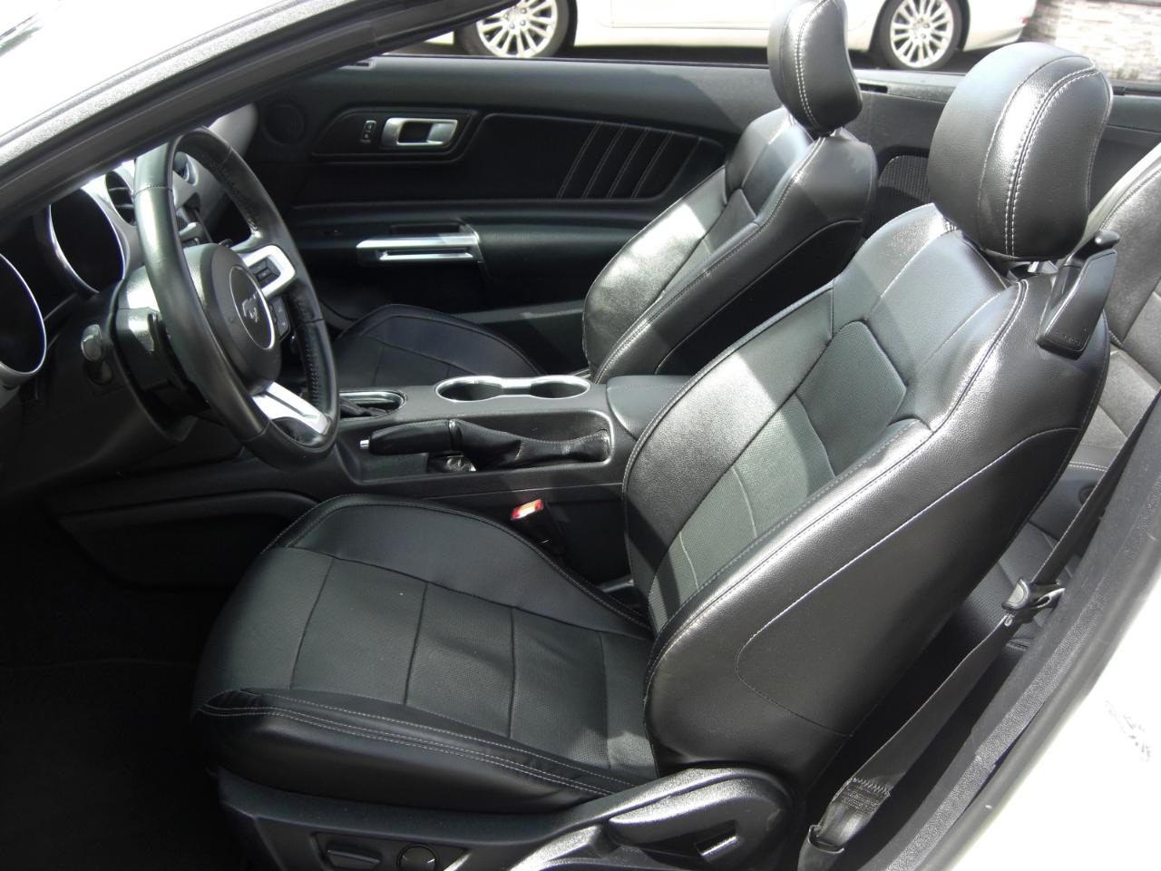 Ford Mustang EcoBoost Convertible 2020