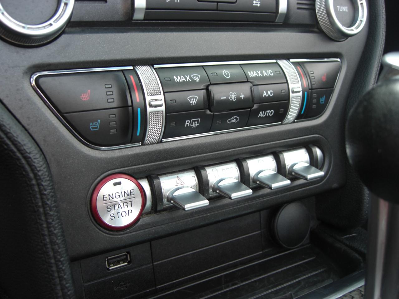 Ford Mustang EcoBoost Convertible 2020