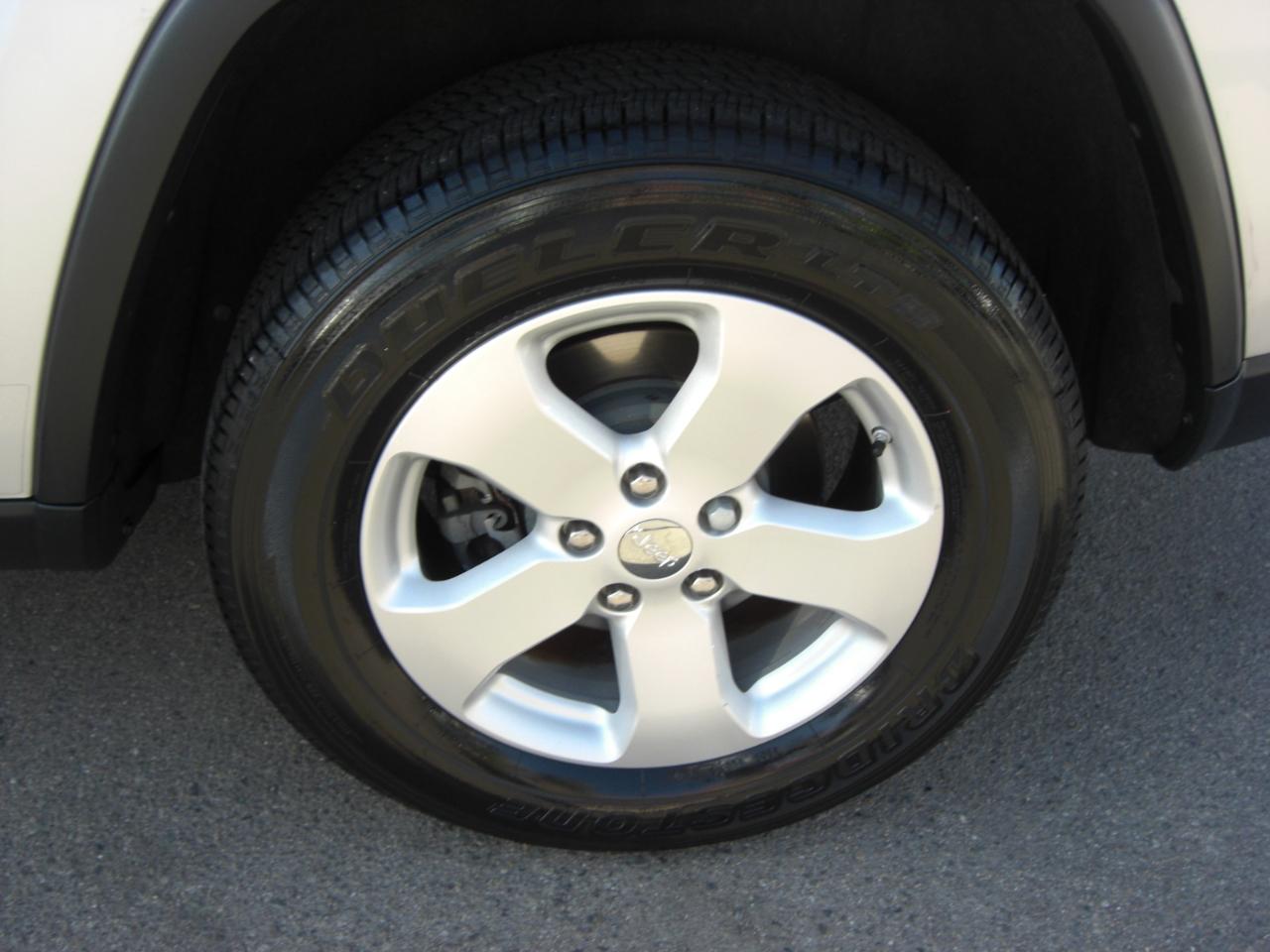 Jeep Grand Cherokee 4WD 4dr Laredo 2011