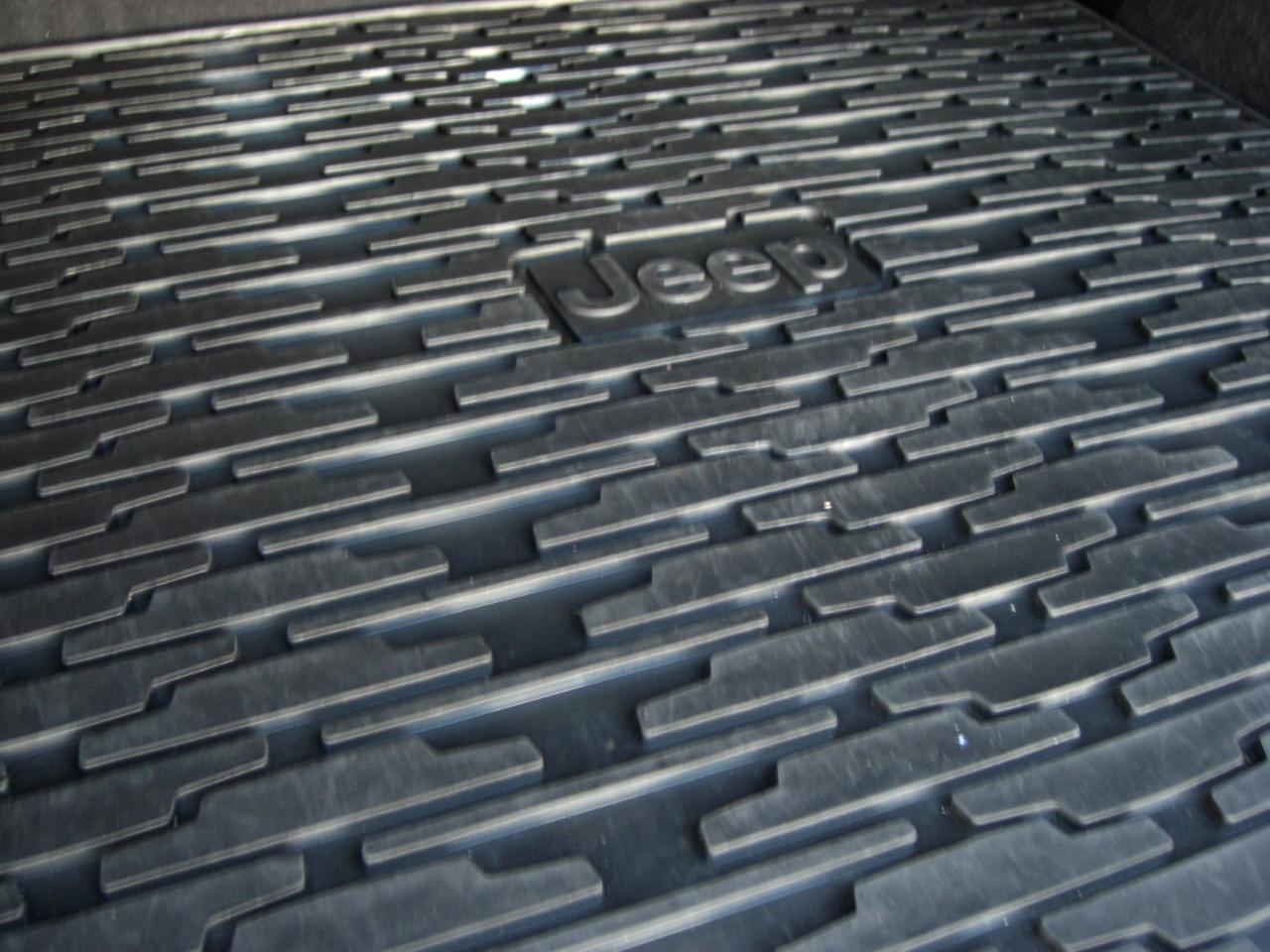 Jeep Grand Cherokee 4WD 4dr Laredo 2011