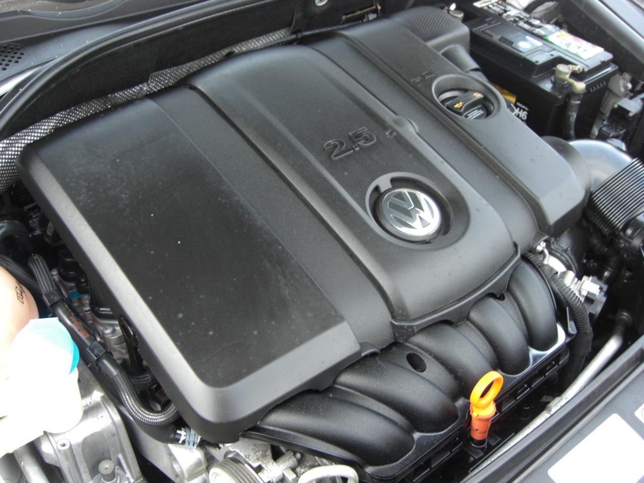 Volkswagen Passat 4dr Sdn 2.5L Auto SE PZEV 2012