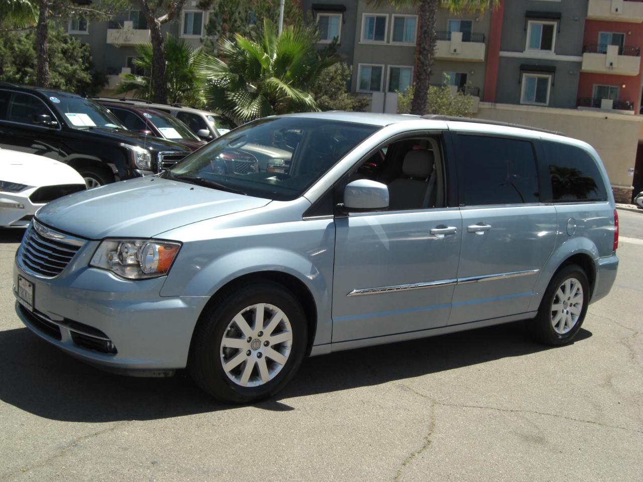 Chrysler Town & Country 4dr Wgn Touring 2013