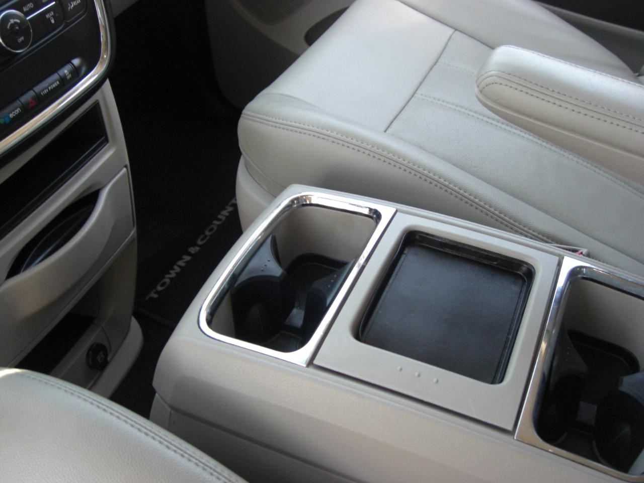 Chrysler Town & Country 4dr Wgn Touring 2013