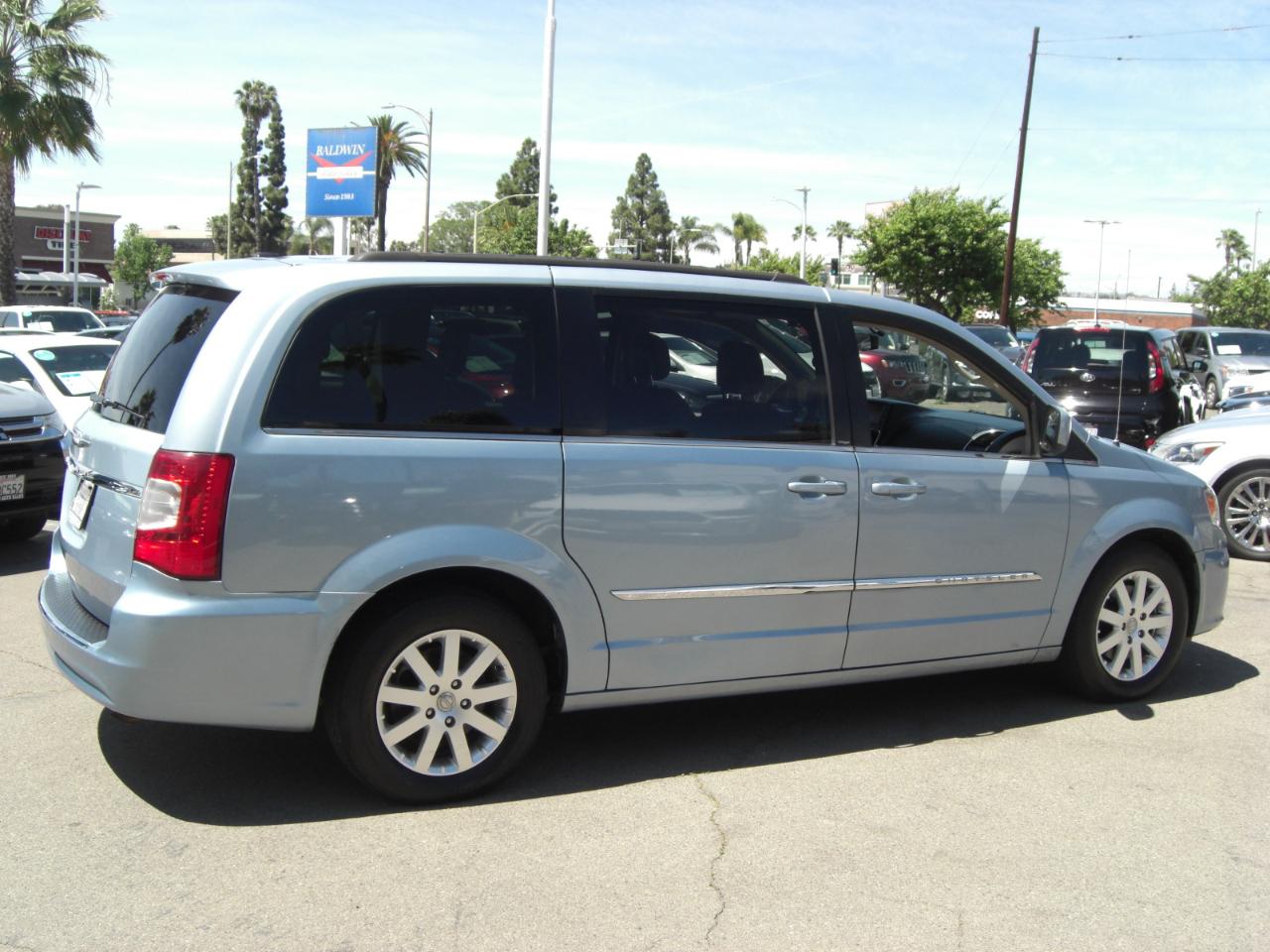 Chrysler Town & Country 4dr Wgn Touring 2013