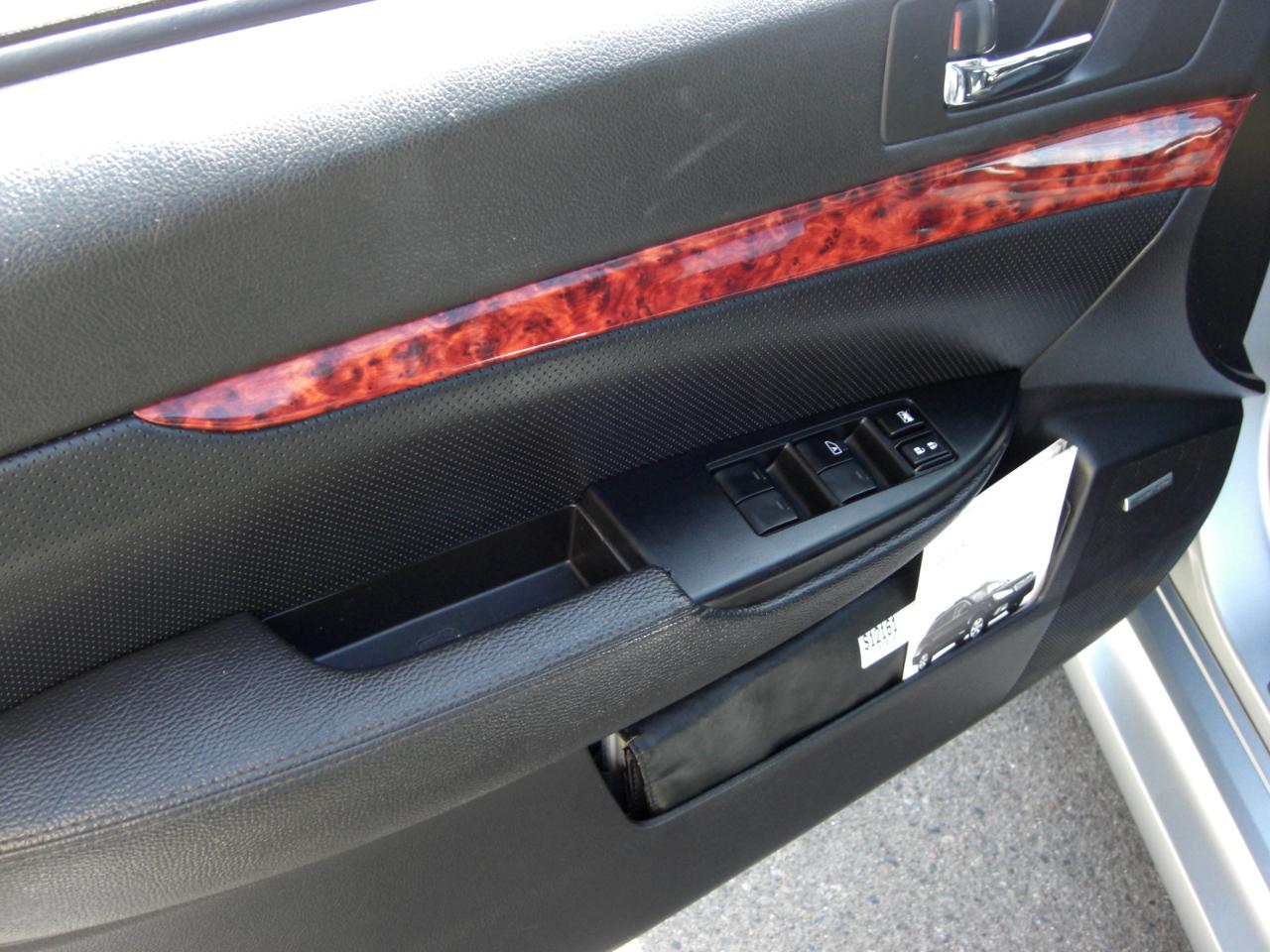 Subaru Legacy 4dr Sdn H4 Auto 2.5i Limited 2012