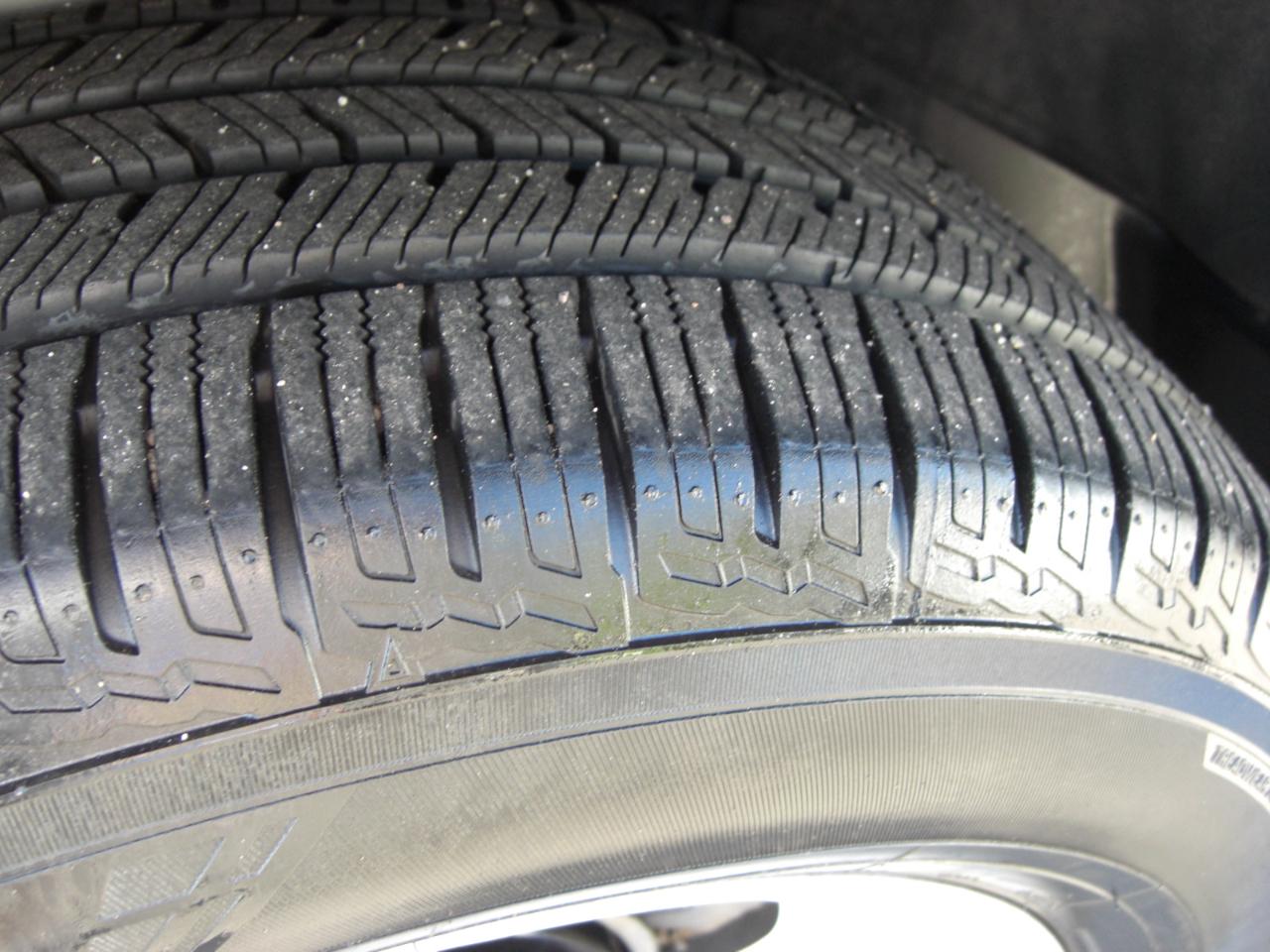 Toyota Highlander FWD 4dr V6 LE (Natl) 2016