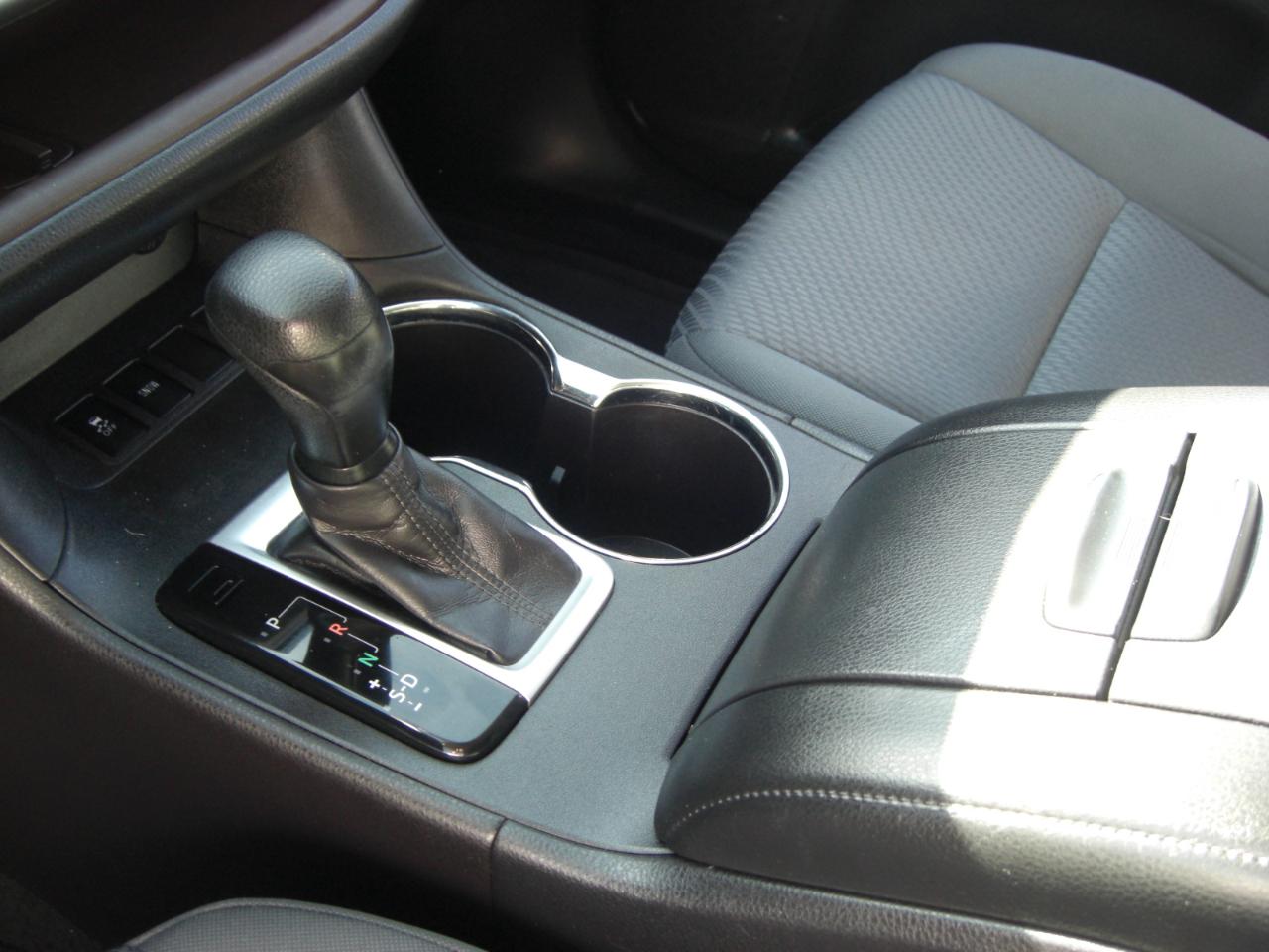 Toyota Highlander FWD 4dr V6 LE (Natl) 2016