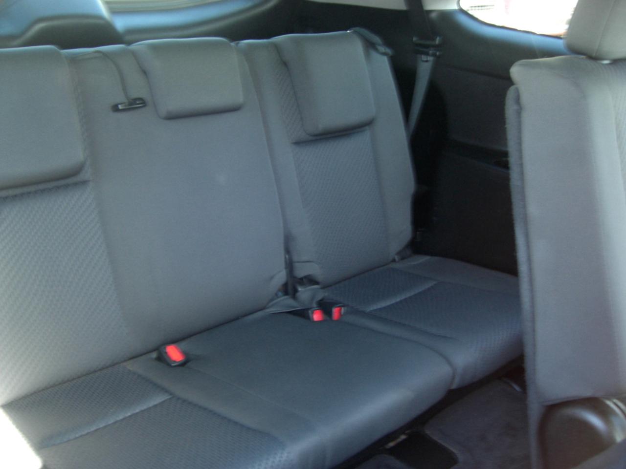 Toyota Highlander FWD 4dr V6 LE (Natl) 2016