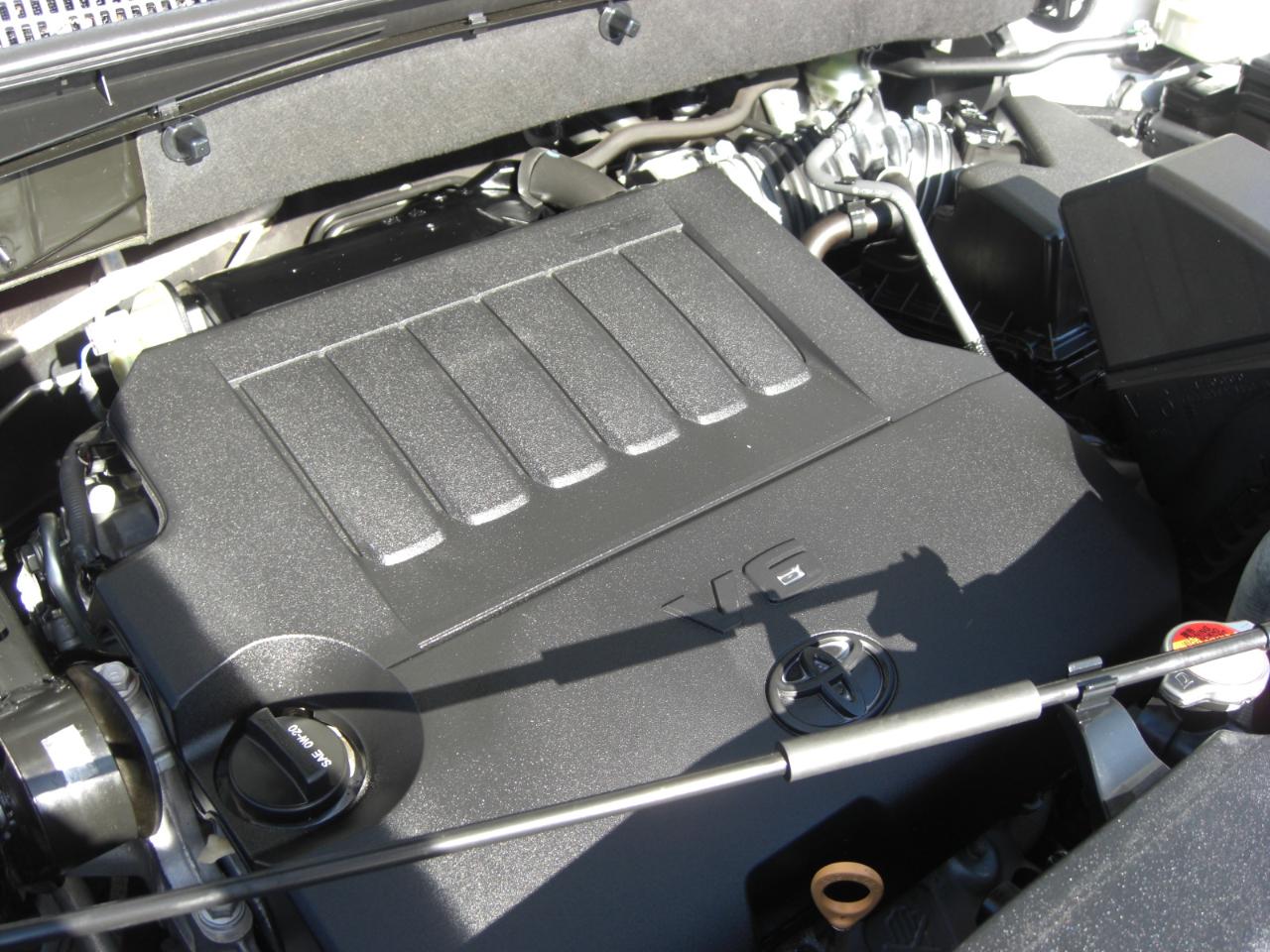 Toyota Highlander FWD 4dr V6 LE (Natl) 2016