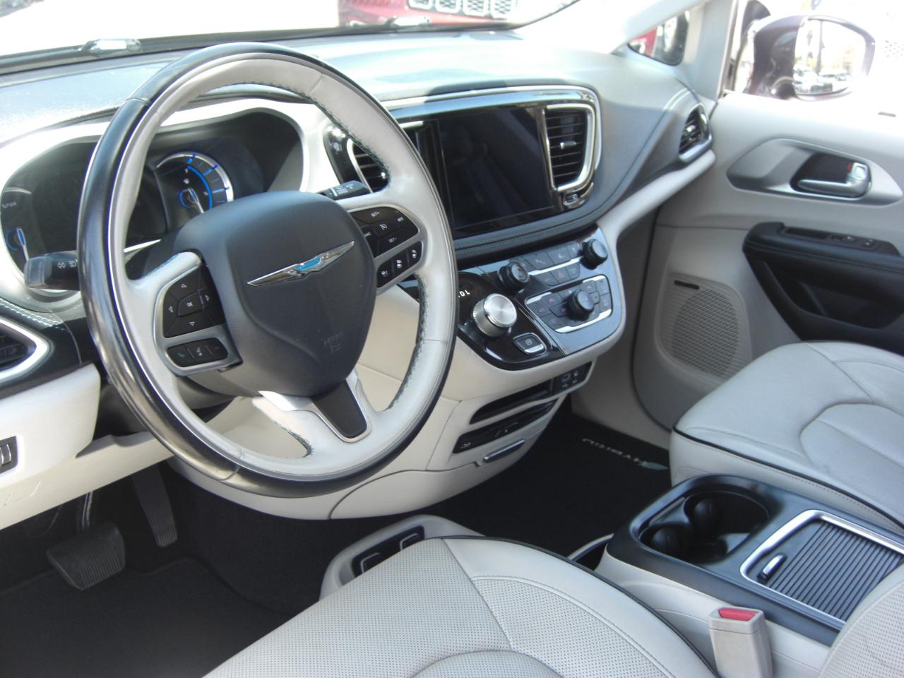 Chrysler Pacifica Hybrid Limited FWD 2018